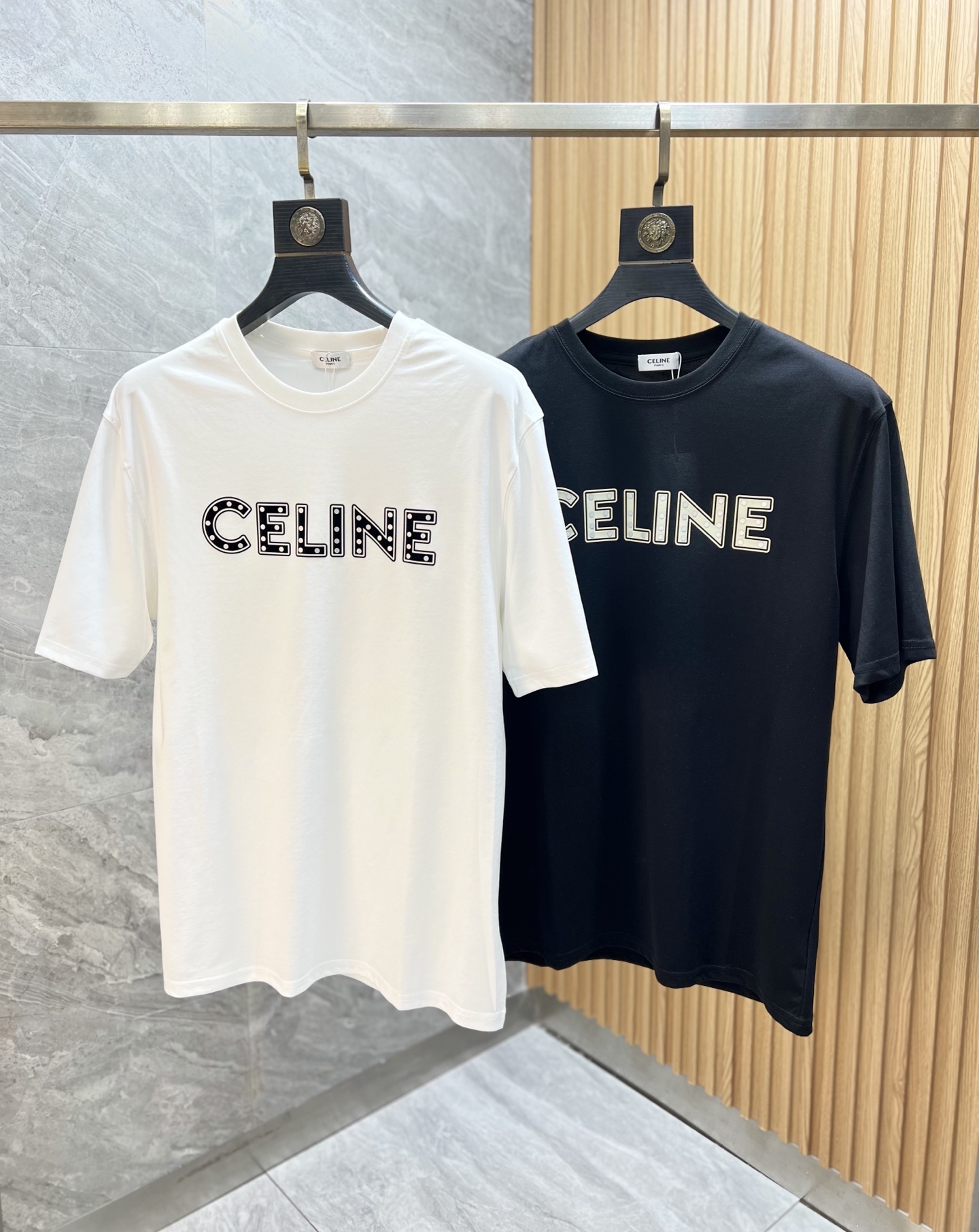 NO:457782,Celine/Celine 2025 new spring and summer products are available in new products, complete three standards, mercerized cotton round neck short-sleeved T-shirt, no need to introduce too much good products, look at the details, counter number M-XXXL /140 suggestions L,,,celine,celine,T-shirt,tees,t-shirt,alexander wang19860909Celine/赛琳 2025年春夏新品上新 三标齐全 丝光棉圆领短袖T恤 好货不用过多介绍 看细节 专柜码数M-XXXL /140建议L,,,celine,celine,T-shirt,tees，t-shirt,alexander wang,Men's clothing