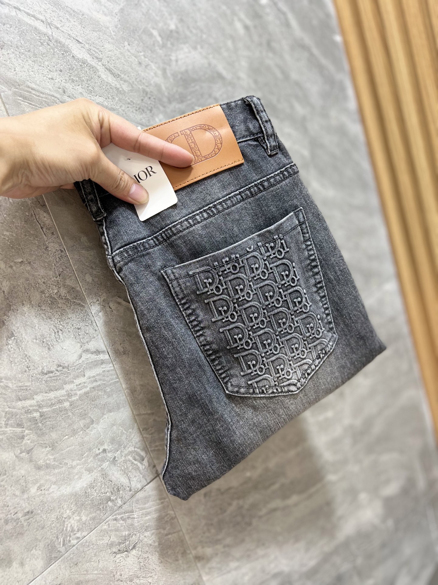 NO:140252,Dior/Dior 2025 spring and summer new products, complete three standards, jeans, good products, don't need to introduce too much, look at the details, counter number 29-38 / 140 upper body 32,,dior,dior,jeans,alexander wang19860909Dior/迪奥 2025春夏新品 三标齐全 牛仔裤 好货不用过多介绍 看细节 专柜码数29-38 /140上身32码,,dior,dior,jeans,alexander wang,Men's clothing