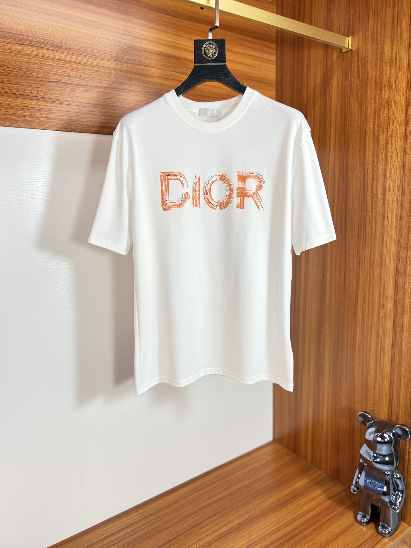 NO:140239,Dior/Dior 2025 new spring and summer products are available, complete three standards, mercerized cotton round neck short-sleeved T-shirt, no need to introduce too much good products, look at the details, counter number M-XXXL /140 suggestions L,,dior,dior,T-shirt,tees,t-shirt,alexander wang19860909Dior/迪奥 2025年春夏新品上新 三标齐全 丝光棉圆领短袖T恤 好货不用过多介绍 看细节 专柜码数M-XXXL /140建议L,,dior,dior,T-shirt,tees，t-shirt,alexander wang,Men's clothing