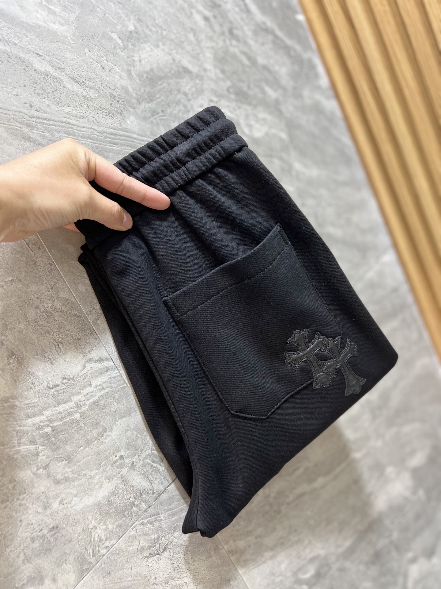 NO:127998,Ch/Croxin 2025 Spring and Summer New Products, Complete Three Standards, Elastic Pants, Casual Pants, Don’t need to introduce too much good products, look at the details, Counter code M-XXXL 175/140 Upper body L,, Chrome hearts, alexander wang19860909Ch/克罗心 2025春夏新品 三标齐全 松紧裤 休闲裤 好货不用过多介绍 看细节 专柜码数M-XXXL 175/140上身L,,chrome hearts,alexander wang,Men's clothing