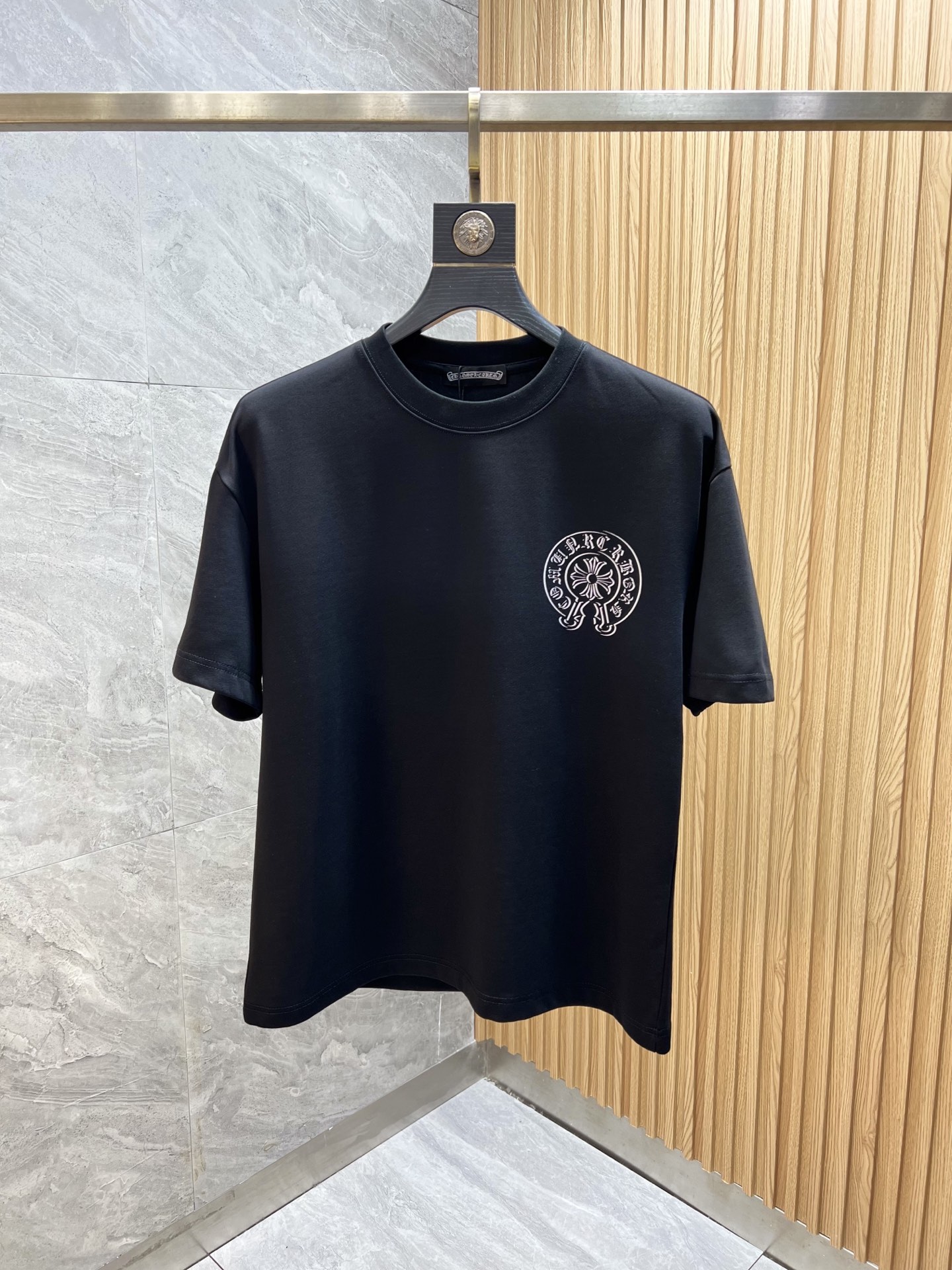 NO:127997,Ch/Croxin 2025 new spring and summer products are available, complete three standards, round neck short-sleeved T-shirts, good products do not need to be introduced too much, look at the details, counter number S-XXXL 175/140 Suggestions L,,chrome hearts, T-shirt,tees, t-shirt,alexander wang19860909Ch/克罗心 2025年春夏新品上新 三标齐全 圆领短袖T恤 好货不用过多介绍 看细节 专柜码数S-XXXL 175/140建议L,,chrome hearts,T-shirt,tees，t-shirt,alexander wang,Men's clothing