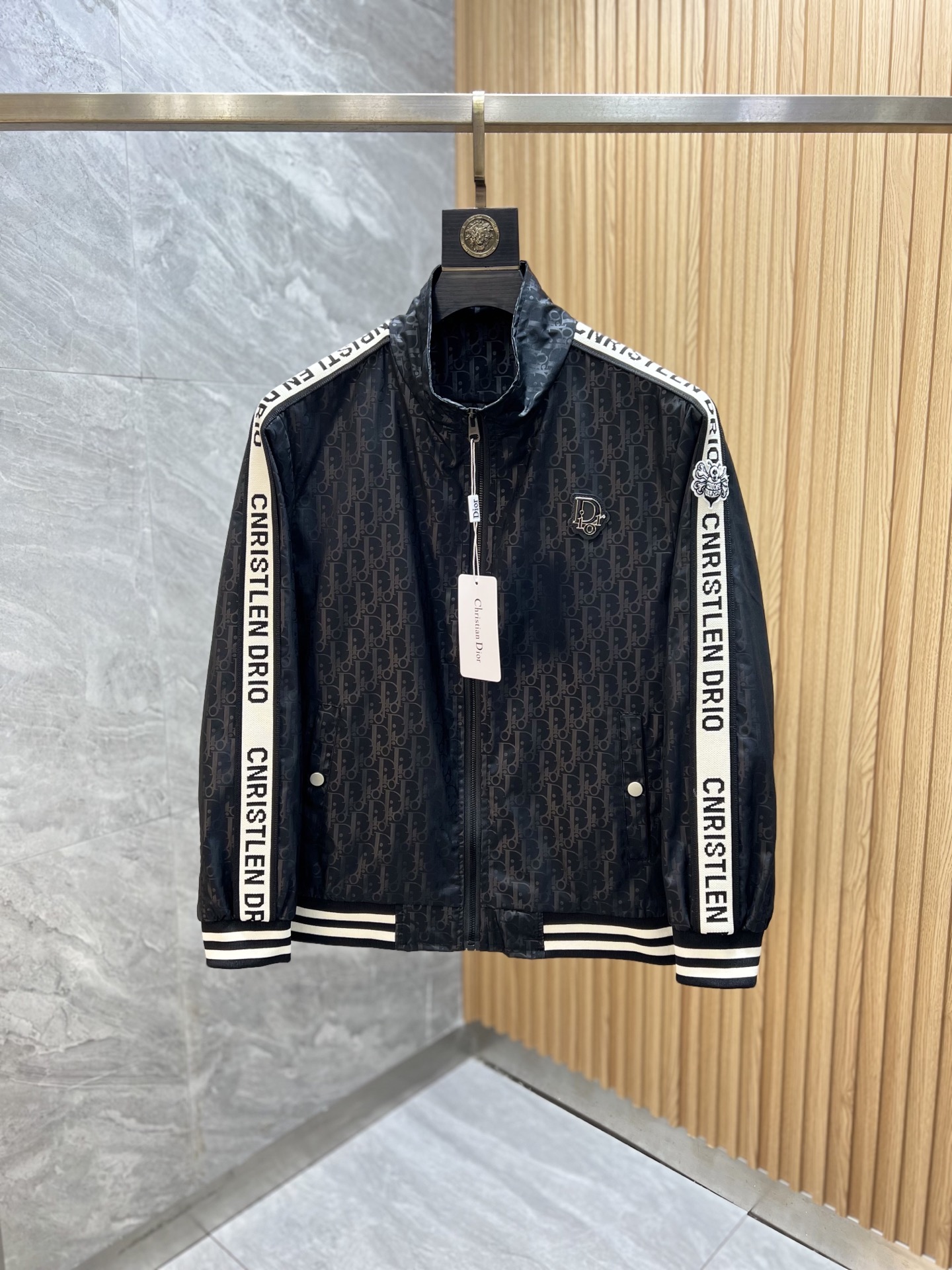 NO:127990,Dior/Dior 2025 spring and summer new product, complete three standards, jackets, good products, no need to introduce too much, look at the details, counter number 48-56 175/140 upper body 50,,dior,dior,jackets & coats,jackets & coats,alexander wang19860909Dior/迪奥 2025春夏新品 三标齐全 夹克外套 好货不用过多介绍 看细节 专柜码数48-56 175/140上身50,,dior,dior,jackets & coats,jackets & coats,alexander wang,Men's clothing