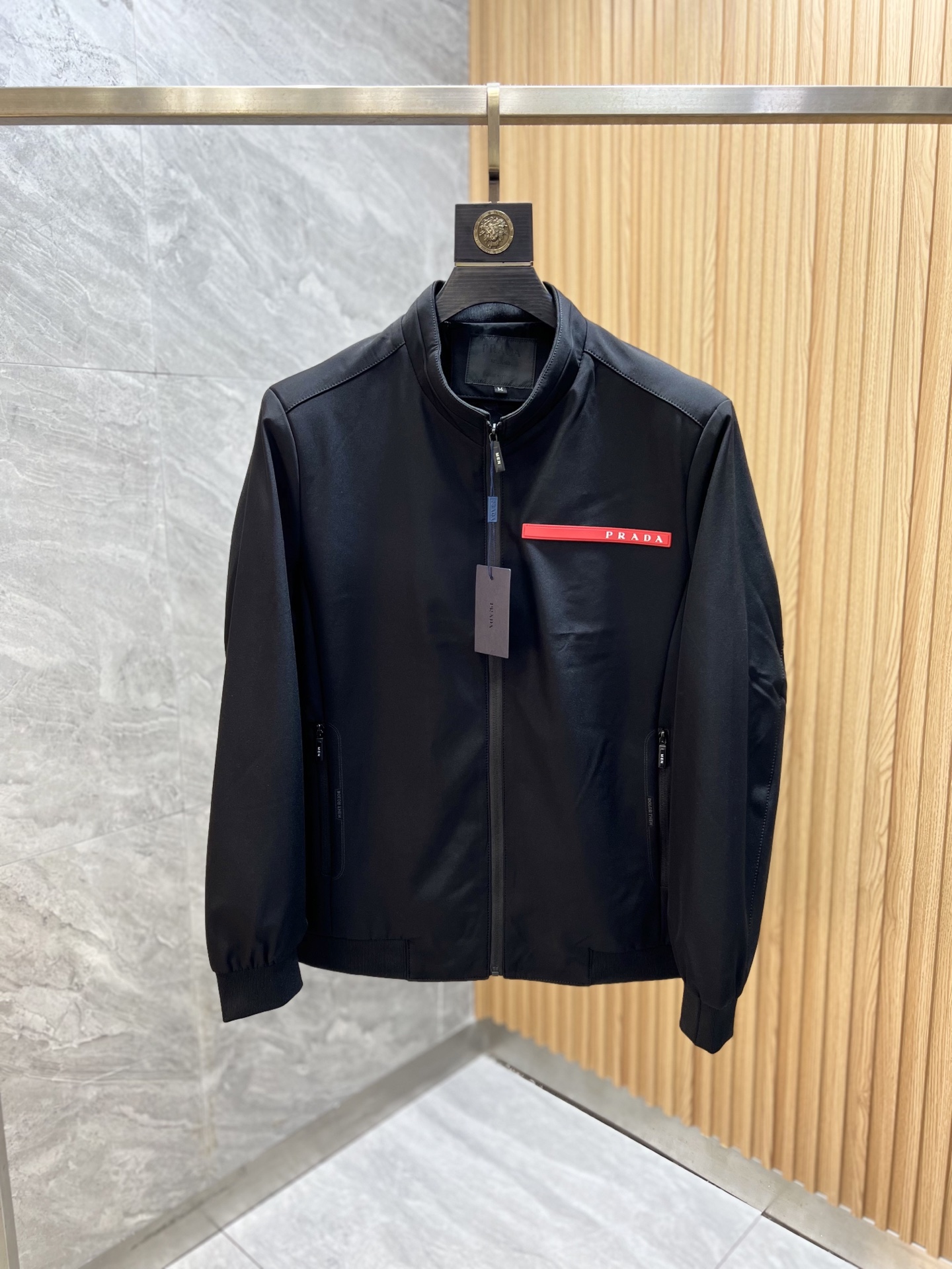 NO:127999,Prada/Prada 2025 Spring and Summer New Products, Complete Three Standards, Jackets, Don’t need to introduce too much good products, look at the details, Counter code number 48-56 175/140 Upper body 50,,prada,prada,jackets & coats,jackets & coats,alexander wang19860909Prada/普拉达 2025春夏新品 三标齐全 夹克外套 好货不用过多介绍 看细节 专柜码数48-56 175/140上身50,,prada,prada,jackets & coats,jackets & coats,alexander wang,Men's clothing
