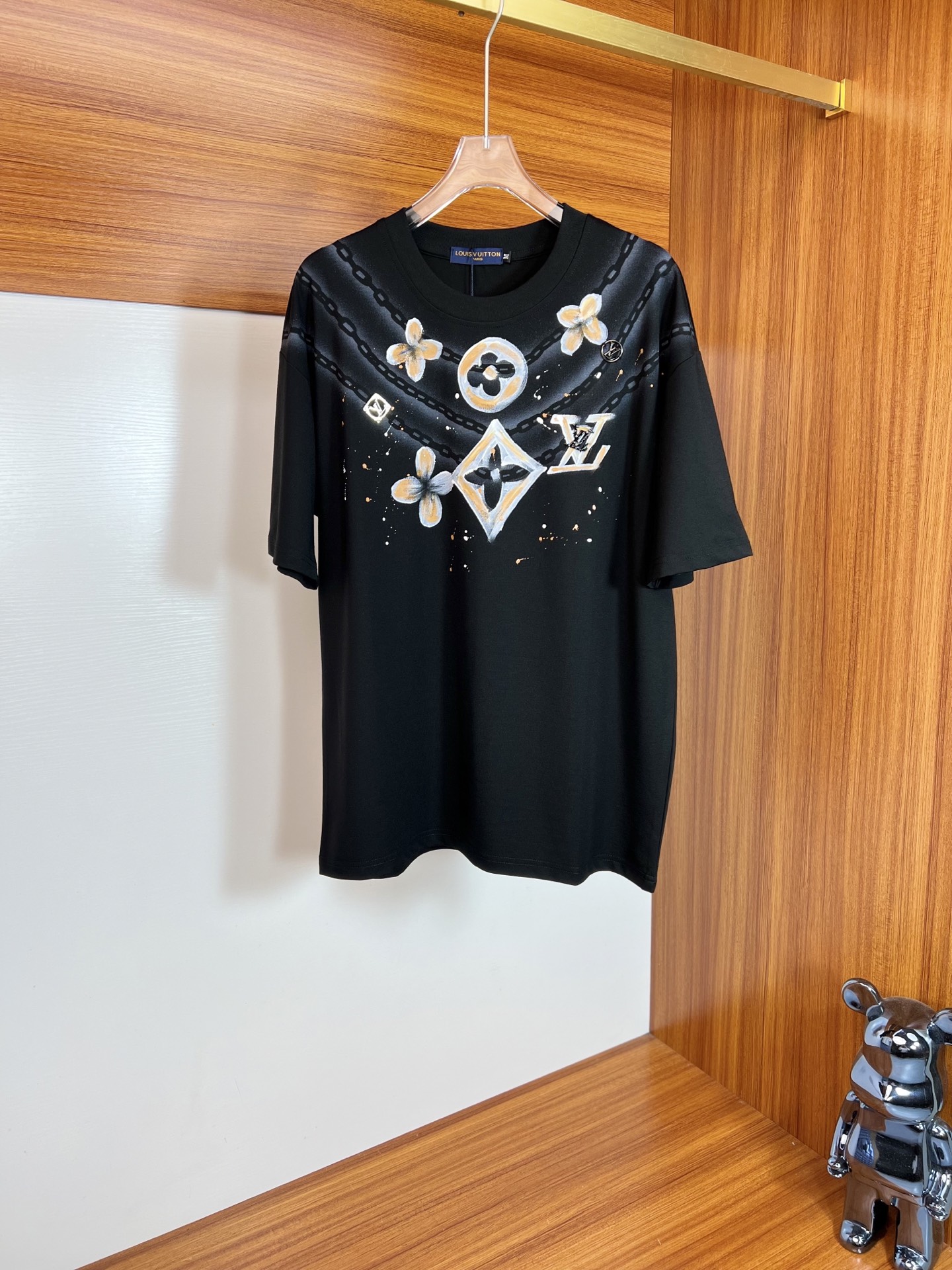 NO:137460,LV/Louis Vuitton 2025 Spring and Summer New Products are available, Three Standards Complete Round Neck Short-Sleeve T-Shirts Don't need to introduce too much good products, look at the details. Counter code S-XXL 175/140 Suggestions M,,louis vuitton,louis vuitton,T-shirt,tees,t-shirt,alexander wang19860909LV/路易威登 2025年春夏新品上新 三标齐全 圆领短袖T恤 好货不用过多介绍 看细节 专柜码数S-XXL 175/140建议M,,louis vuitton,louis vuitton,T-shirt,tees，t-shirt,alexander wang,Men's clothing
