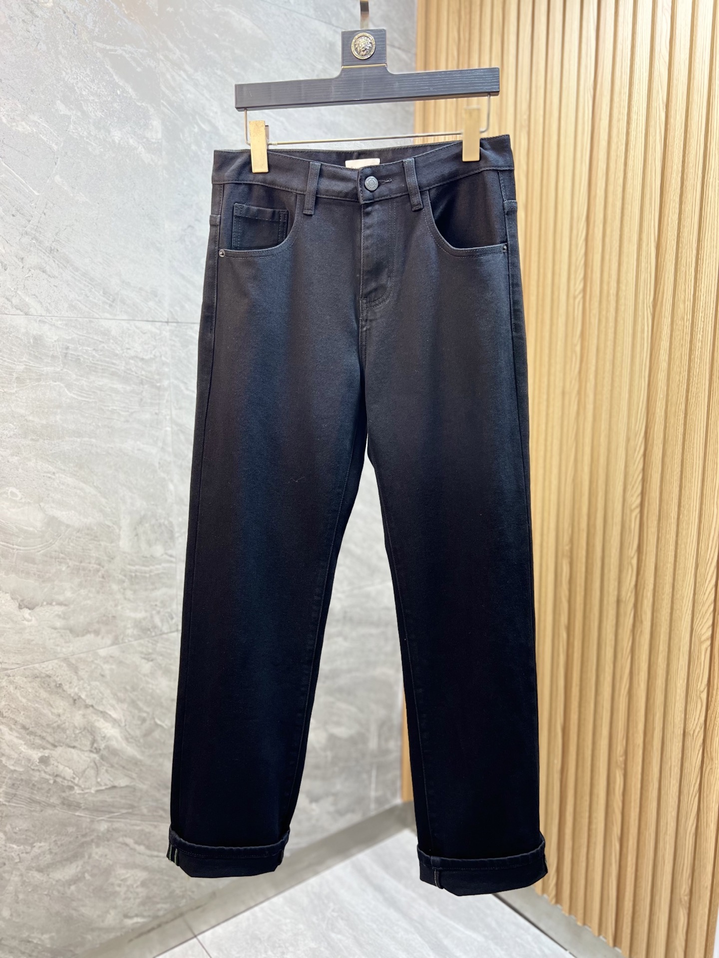 NO:137451,Moncler/家口 2025 spring and summer new product, complete three standards, jeans, good products, don't need to be introduced too much, look at the details, counter number 29-38 / 140 upper body 32,,christian louboutin,Moncler,jeans,alexander wang19860909Moncler/蒙口 2025春夏新品 三标齐全 牛仔裤 好货不用过多介绍 看细节 专柜码数29-38 /140上身32码,,christian louboutin,Moncler,jeans,alexander wang,Men's clothing