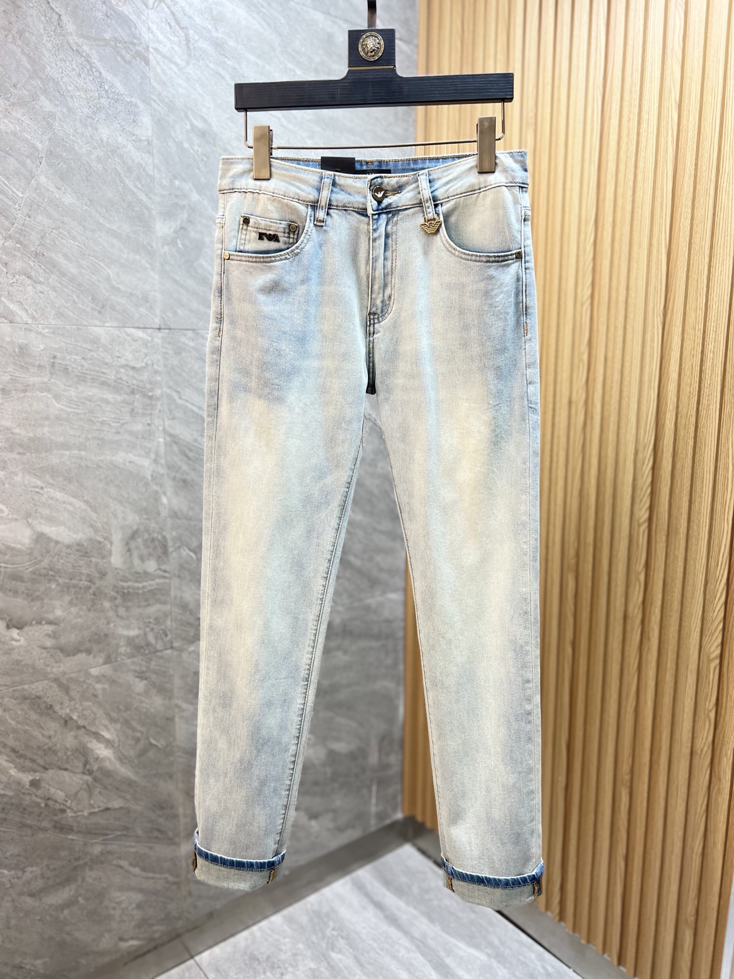 NO:137448,Armani/Armani 2025 spring and summer new products, complete three standards, jeans, good products, don't need to be introduced too much, look at the details, counter number 29-38 / 140 upper body 32,,armani,armani,jeans,alexander wang19860909Armani/阿玛尼 2025春夏新品 三标齐全 牛仔裤 好货不用过多介绍 看细节 专柜码数29-38 /140上身32码,,armani,armani,jeans,alexander wang,Men's clothing