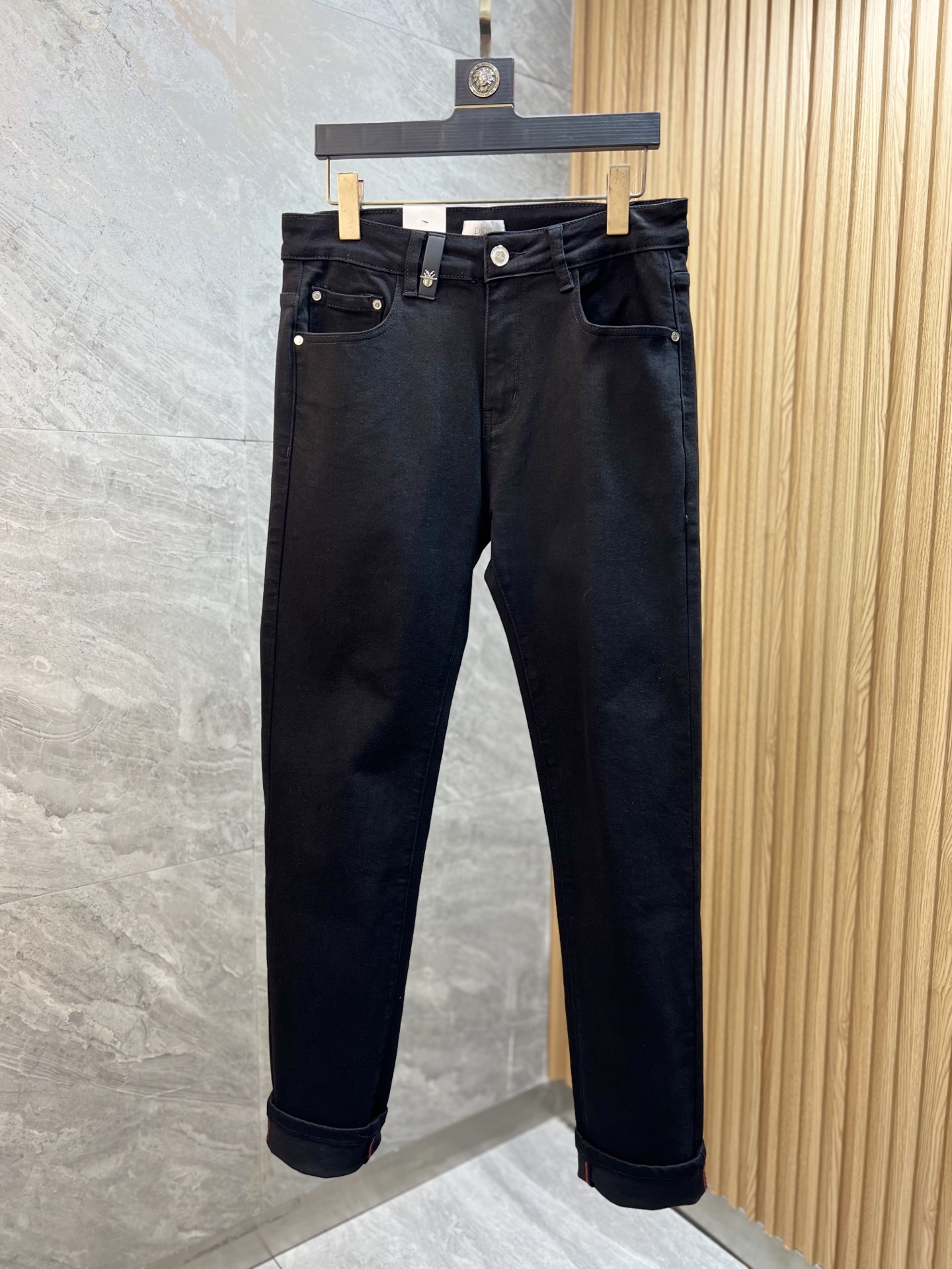 NO:137445,Dior/Dior 2025 spring and summer new products, complete three standards, jeans, good products, don't need to introduce too much, look at the details, counter number 29-38 / 140 upper body 32,,dior,dior,jeans,alexander wang19860909Dior/迪奥 2025春夏新品 三标齐全 牛仔裤 好货不用过多介绍 看细节 专柜码数29-38 /140上身32码,,dior,dior,jeans,alexander wang,Men's clothing