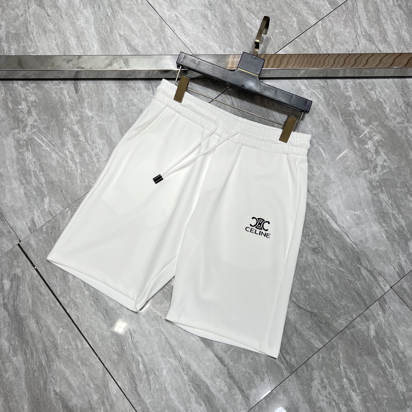 NO:141770,Celine/Celine 2025 spring and summer new product, complete three standards, elastic five-point casual pants and shorts, good products do not need to be introduced too much, look at the details, counter number M-XXXL /140 upper body suggestions L,,celine,celine, shorts, alexander wang19860909Celine/赛琳 2025春夏新品 三标齐全 松紧带五分休闲裤短裤 好货不用过多介绍 看细节 专柜码数M-XXXL /140上身建议L,,celine,celine,shorts,alexander wang,Men's clothing