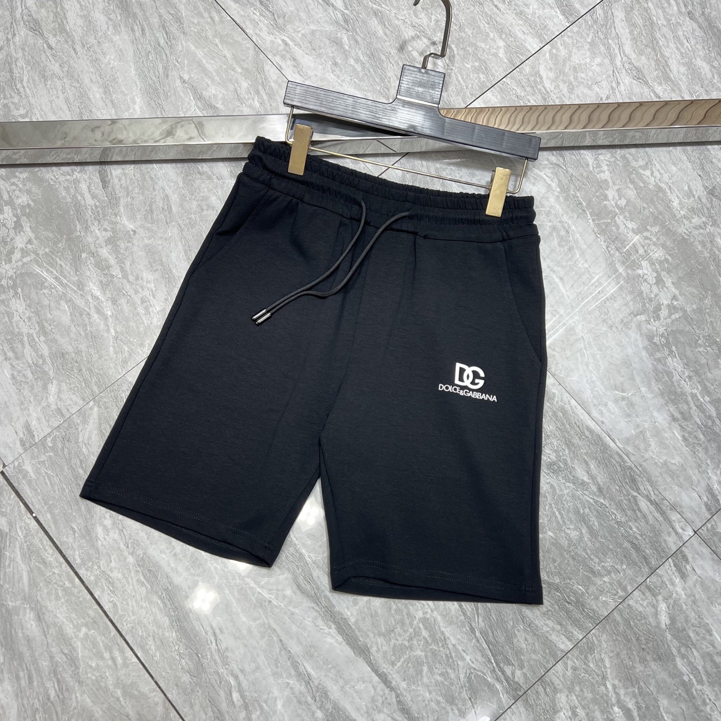 NO:141783,DG/Dougabana 2025 spring and summer new product, complete three standards, elastic five-point casual pants and shorts, good products do not need to be introduced too much, look at the details, counter number M-XXXL /140 upper body suggestions L,, Dolce&Gabbana, Dolce&Gabbana, shorts, alexander wang19860909DG/杜嘉班纳 2025春夏新品 三标齐全 松紧带五分休闲裤短裤 好货不用过多介绍 看细节 专柜码数M-XXXL /140上身建议L,,Dolce&Gabbana,Dolce&Gabbana,shorts,alexander wang,Men's clothing