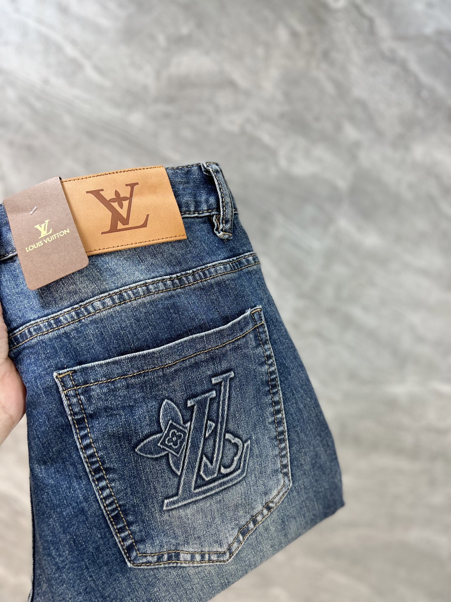NO:141780,LV/Louis Vuitton 2025 Spring and Summer New Products, Complete Three Standards, Jeans, Good Products, Don’t need to introduce too much, look at the details, Counter codes 29-38 / 140 upper body 32,,louis vuitton,louis vuitton,jeans,alexander wang19860909LV/路易威登 2025春夏新品 三标齐全 牛仔裤 好货不用过多介绍 看细节 专柜码数29-38 /140上身32码,,louis vuitton,louis vuitton,jeans,alexander wang,Men's clothing