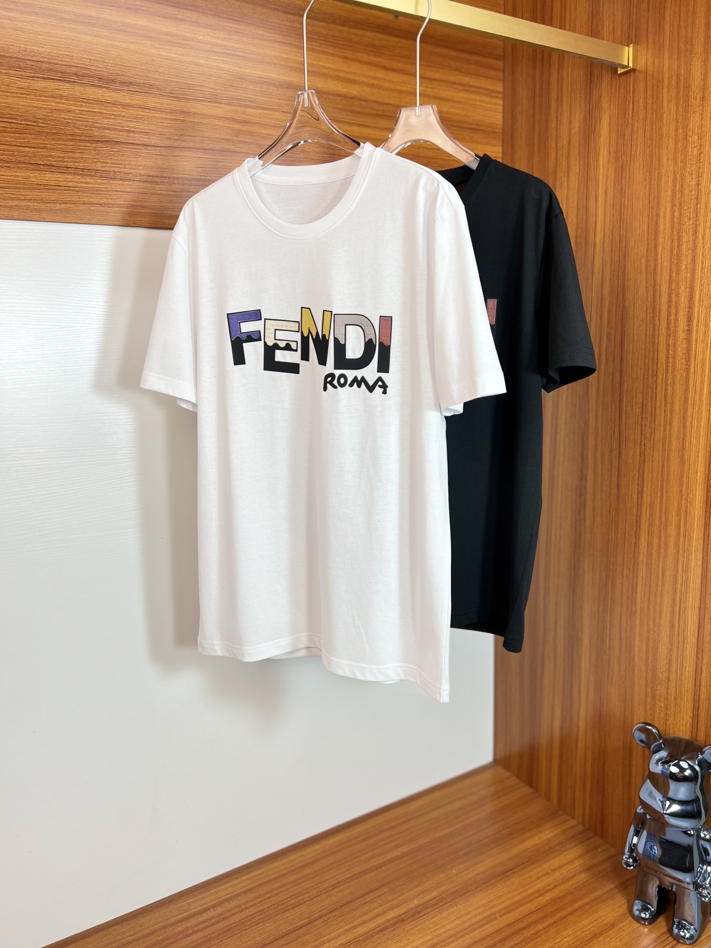 NO:134529,Fendi/Fendi 2025 new spring and summer products are available, complete three standards, round neck short-sleeved T-shirts, good products do not need to be introduced too much, look at the details, counter number M-6XL 175/140 suggestion XL,,fendi,fendi,T-shirt,tees,t-shirt,alexander wang19860909Fendi/芬迪 2025年春夏新品上新 三标齐全 圆领短袖T恤 好货不用过多介绍 看细节 专柜码数M-6XL 175/140建议XL,,fendi,fendi,T-shirt,tees，t-shirt,alexander wang,Men's clothing