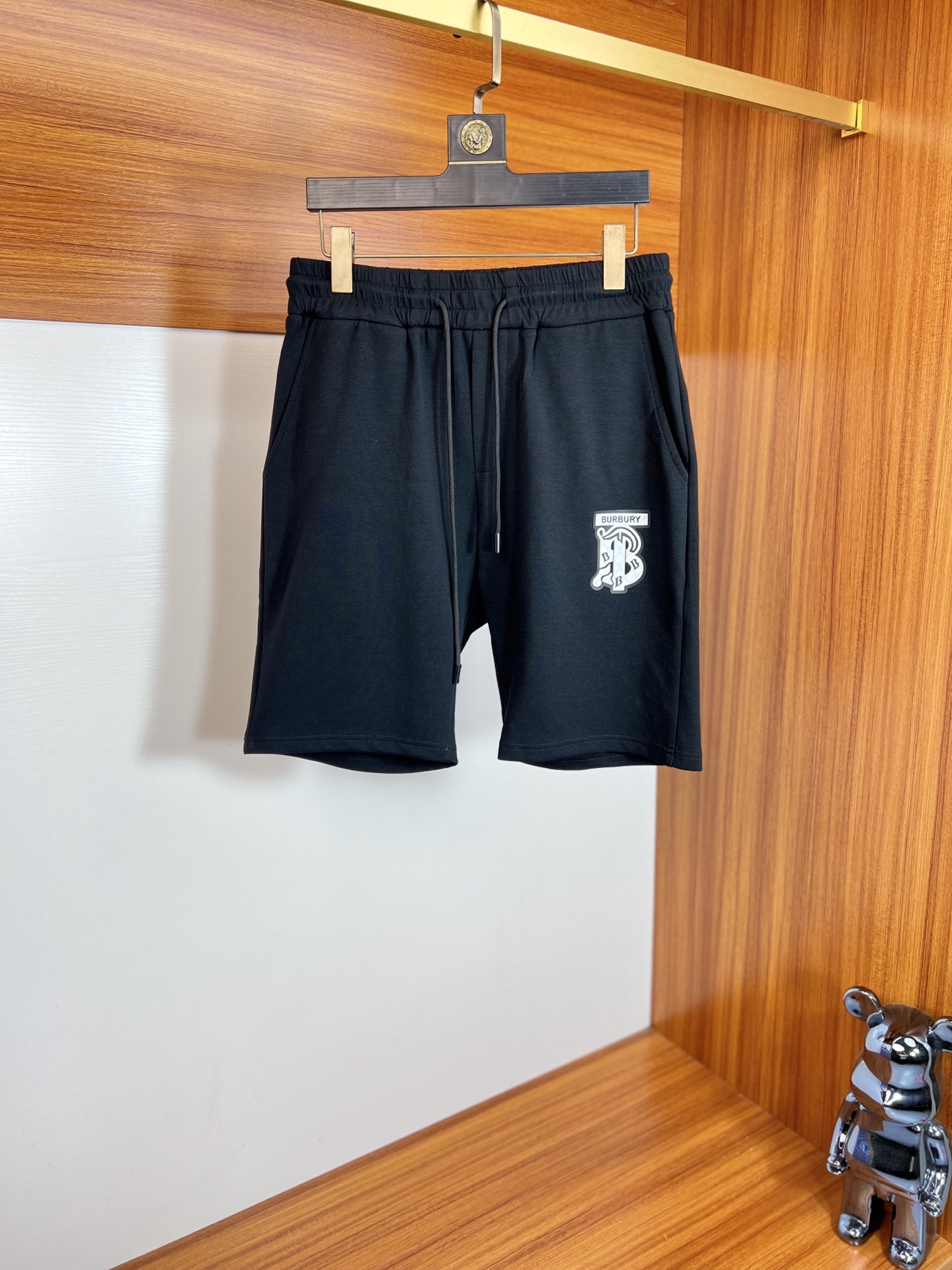 NO:927007,Burberry/Burberry 2026 spring and summer new products, complete with three labels, elastic band five-point casual pants and shorts, good products without too much introduction, look at the details, counter size M-XXXL 175/upper body recommended L,,,burberry,burberry,shorts,19860909Burberry/巴宝莉 2026春夏新品 三标齐全 松紧带五分休闲裤短裤 好货不用过多介绍 看细节 专柜码数M-XXXL 175/上身建议L,,,burberry,burberry,shorts,,Men's clothing