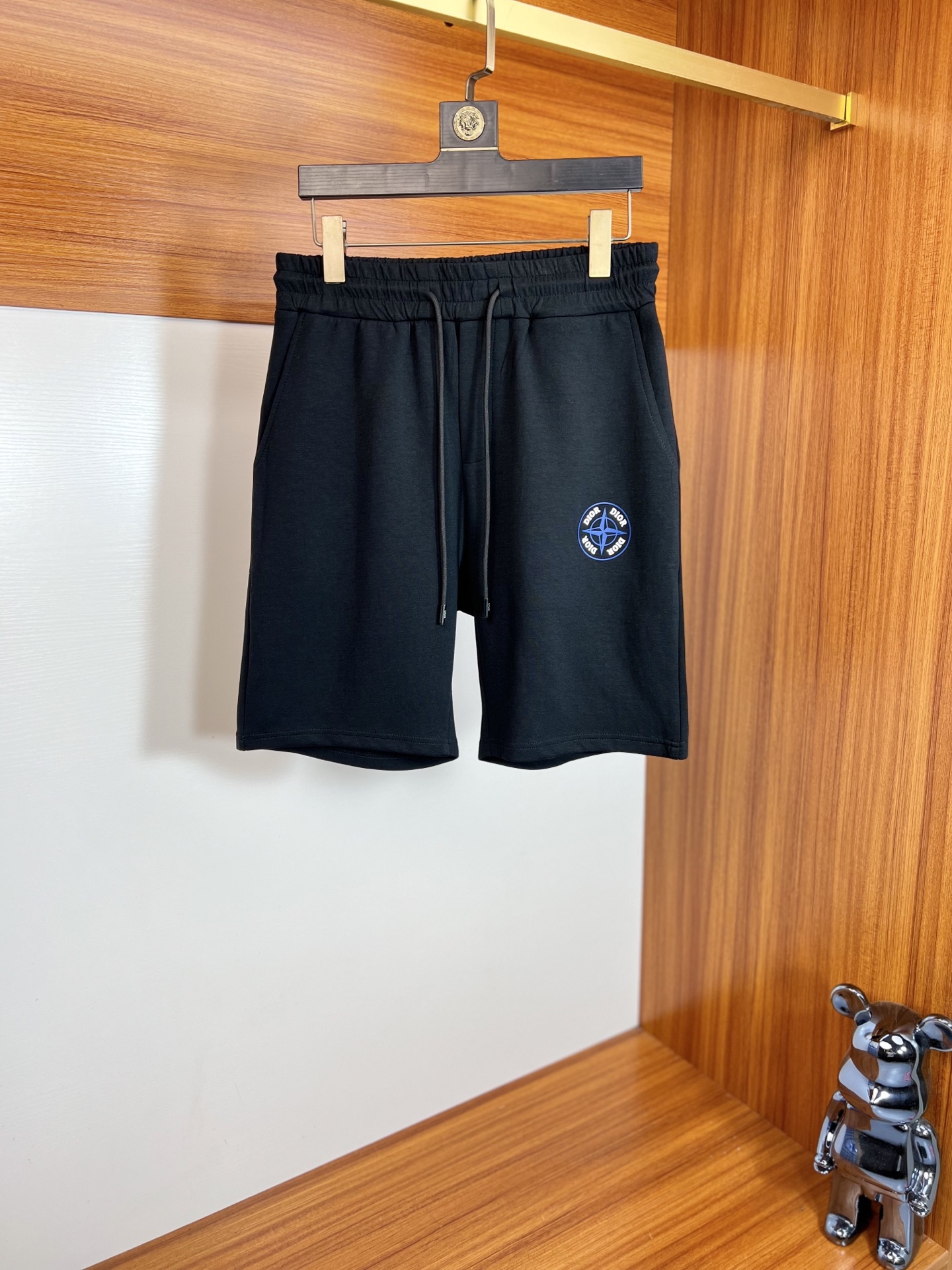 NO:926996,Dior/Dior 2026 spring and summer new products, complete with three labels, elastic band five-point casual pants and shorts, good products need no introduction, look at the details, counter size M-XXXL 175/upper body recommended L,,,dior,dior,shorts,19860909Dior/迪奥 2026春夏新品 三标齐全 松紧带五分休闲裤短裤 好货不用过多介绍 看细节 专柜码数M-XXXL 175/上身建议L,,,dior,dior,shorts,,Men's clothing