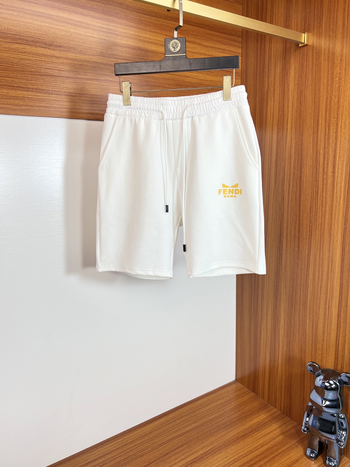 NO:912946,Fendi/Fendi 2026 spring and summer new products, complete with three labels, elastic band, casual pants and shorts, no need to introduce too much about the good products, look at the details, counter size M-XXXL 175/upper body recommended L,,,fendi,fendi,shorts,19860909Fendi/芬迪 2026春夏新品 三标齐全 松紧带五分休闲裤短裤 好货不用过多介绍 看细节 专柜码数M-XXXL 175/上身建议L,,,fendi,fendi,shorts,,Men's clothing