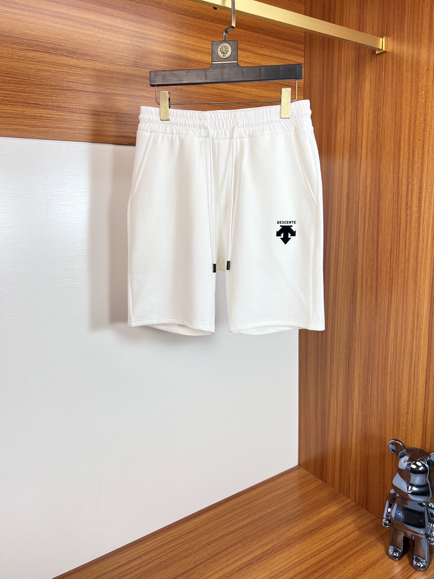 NO:912950,/Descente 2026 spring and summer new products, complete with three standards, elastic band five-point casual pants and shorts, good products without too much introduction, look at the details, counter size M-XXXL 175/upper body recommended L,,,shorts,19860909/迪桑特 2026春夏新品 三标齐全 松紧带五分休闲裤短裤 好货不用过多介绍 看细节 专柜码数M-XXXL 175/上身建议L,,,shorts,,Men's clothing