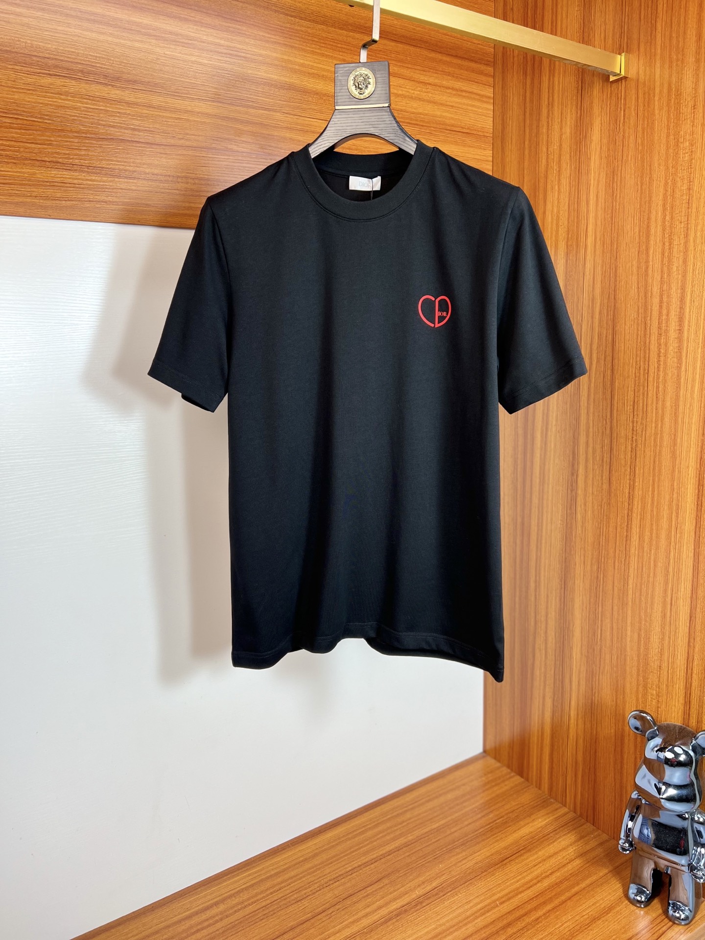 NO:162733,Dior/Dior 2025 new spring and summer products are available, complete three standards, round neck short-sleeved T-shirts, no need to introduce too much good products, look at the details, counter number S-XL 175/140 suggest M,,dior,dior,T-shirt,tees,t-shirt,alexander wang19860909Dior/迪奥 2025年春夏新品上新 三标齐全 圆领短袖T恤 好货不用过多介绍 看细节 专柜码数S-XL 175/140建议M,,dior,dior,T-shirt,tees，t-shirt,alexander wang,Men's clothing
