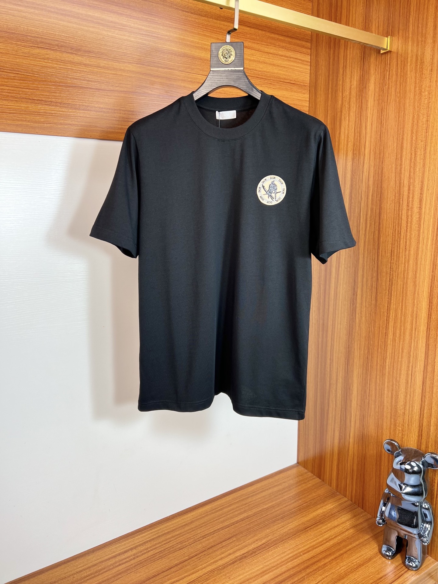 NO:509733,Dior/Dior 2025 spring and summer new product, complete three standards, round neck pure cotton short-sleeved T-shirt, no need to introduce too much good products, look at the details, counter code S-XL 175/140 suggestion M,,dior,dior,T-shirt,tees,t-shirt,alexander wang19860909Dior/迪奥 2025春夏新品 三标齐全 圆领纯棉短袖T恤 好货不用过多介绍 看细节 专柜码数S-XL 175/140建议M,,dior,dior,T-shirt,tees，t-shirt,alexander wang,Men's clothing