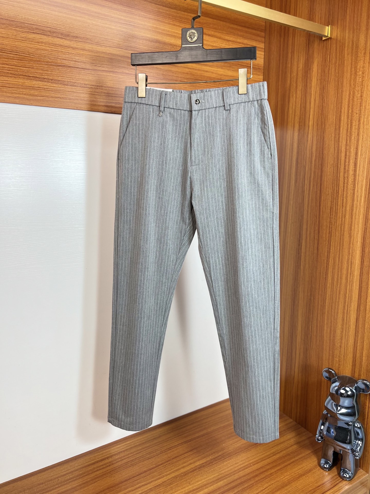 NO:510205,Burberry/Burberry 2035 Spring and Summer New Products, Complete Three Standards, Trousers, Casual Pants, Good Products, Don't need to introduce too much, Look at the details, Counter code 29-36, 175/140, 32 upper body sizes,,burberry,burberry,alexander wang19860909Burberry/巴宝莉 2035春夏新品 三标齐全 西裤 休闲裤 好货不用过多介绍 看细节 专柜码数29-36 175/140上身32码,,burberry,burberry,alexander wang,Men's clothing