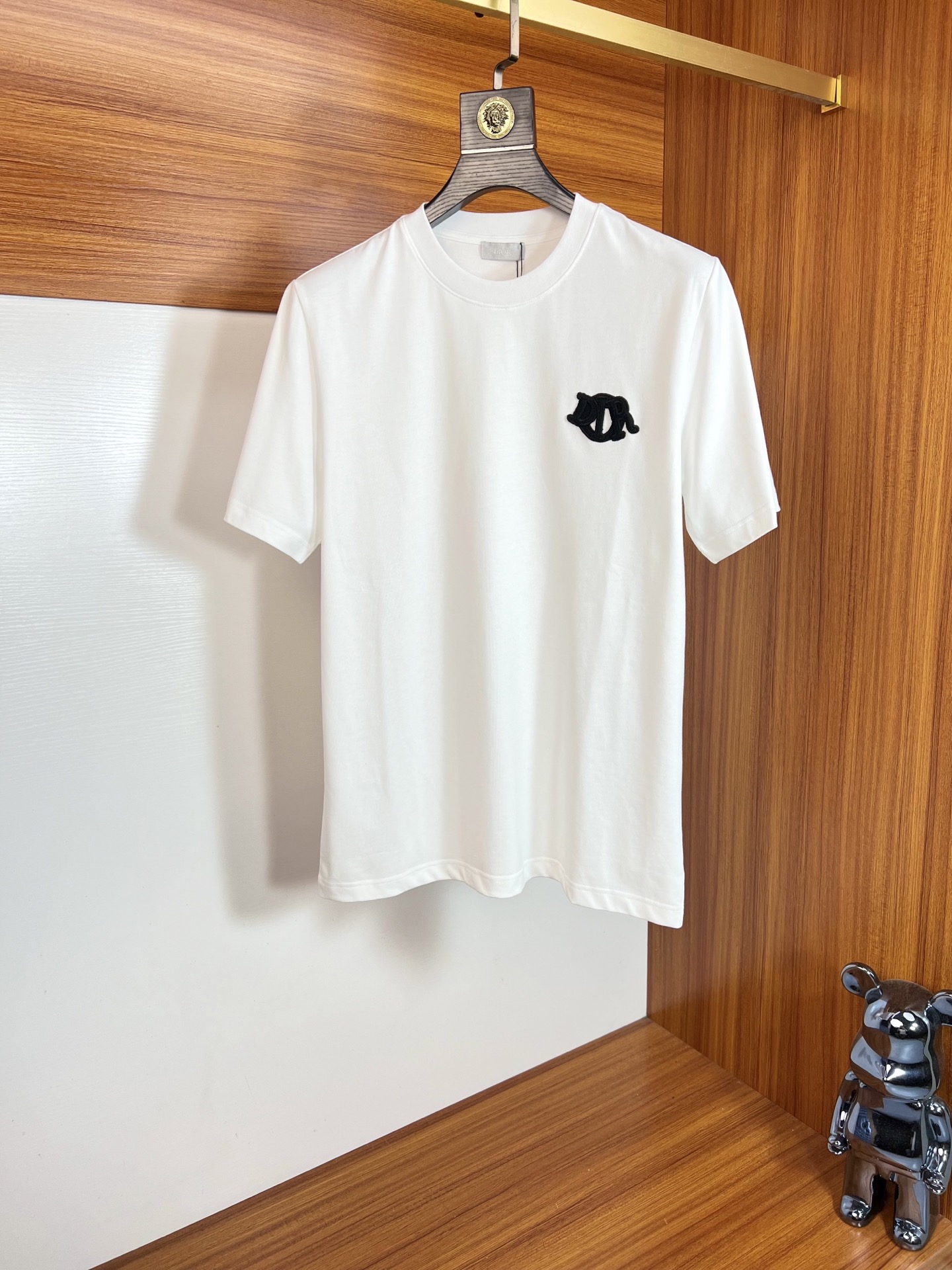 NO:498950,Dior/Dior 2025 spring and summer new product, complete three standards, round neck pure cotton short-sleeved T-shirt, no need to introduce too much good products, look at the details, counter code S-XL /140 suggestions M,,dior,dior,T-shirt,tees,t-shirt,alexander wang19860909Dior/迪奥 2025春夏新品 三标齐全 圆领纯棉短袖T恤 好货不用过多介绍 看细节 专柜码数S-XL /140建议M,,dior,dior,T-shirt,tees，t-shirt,alexander wang,Men's clothing