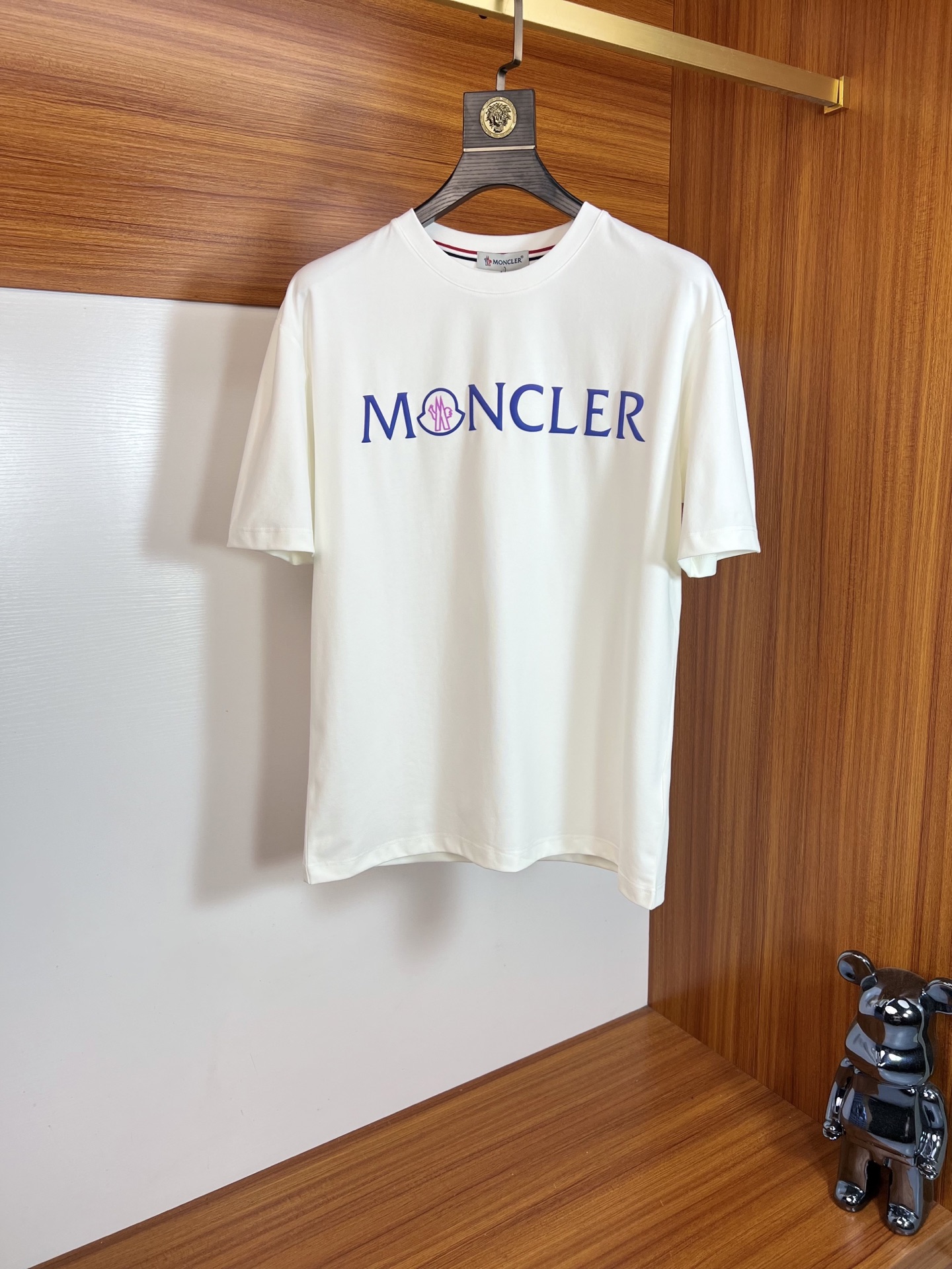 NO:137485,Moncler/Monkey 2025 Spring and Summer New Products are available, Three Standards Complete Round Neck Short-Sleeve T-shirts, Good Products Don't Be Over-Introduction, Look at the Details Counter Code M-XXXL 175/140 Suggestions, christian louboutin, Moncler, T-shirt, tees, t-shirt, alexander wang19860909Moncler/蒙口 2025年春夏新品上新 三标齐全 圆领短袖T恤 好货不用过多介绍 看细节 专柜码数M-XXXL 175/140建议L,,christian louboutin,Moncler,T-shirt,tees，t-shirt,alexander wang,Men's clothing
