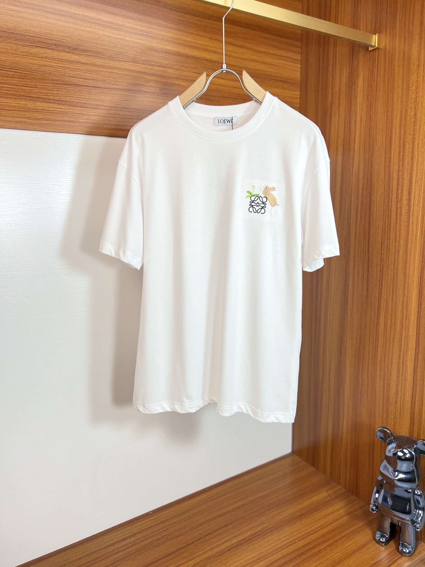 NO:140292,Loewe/Luo Yiwei New products for spring and summer 2025 are available in new products, complete three standards, round neck short-sleeved T-shirts, no need to introduce too much good products, look at the details, counter number S-XXL /140 suggestions M,,loewe,loewe,T-shirt,tees,t-shirt,alexander wang19860909Loewe/罗意威 2025年春夏新品上新 三标齐全 圆领短袖T恤 好货不用过多介绍 看细节 专柜码数S-XXL /140建议M,,loewe,loewe,T-shirt,tees，t-shirt,alexander wang,Men's clothing