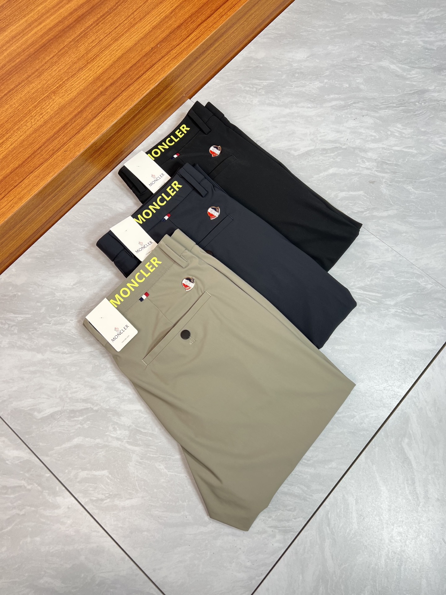 NO:140301,Moncler/彩后的最 2025 spring and summer new product, complete three-standard trousers, casual pants, good products, don't need to be introduced too much, look at the details, counter number 28-38 / 140 upper body 32,,christian louboutin,Moncler,alexander wang19860909Moncler/蒙口 2025春夏新品 三标齐全 西裤 休闲裤 好货不用过多介绍 看细节 专柜码数28-38 /140上身32,,christian louboutin,Moncler,alexander wang,Men's clothing