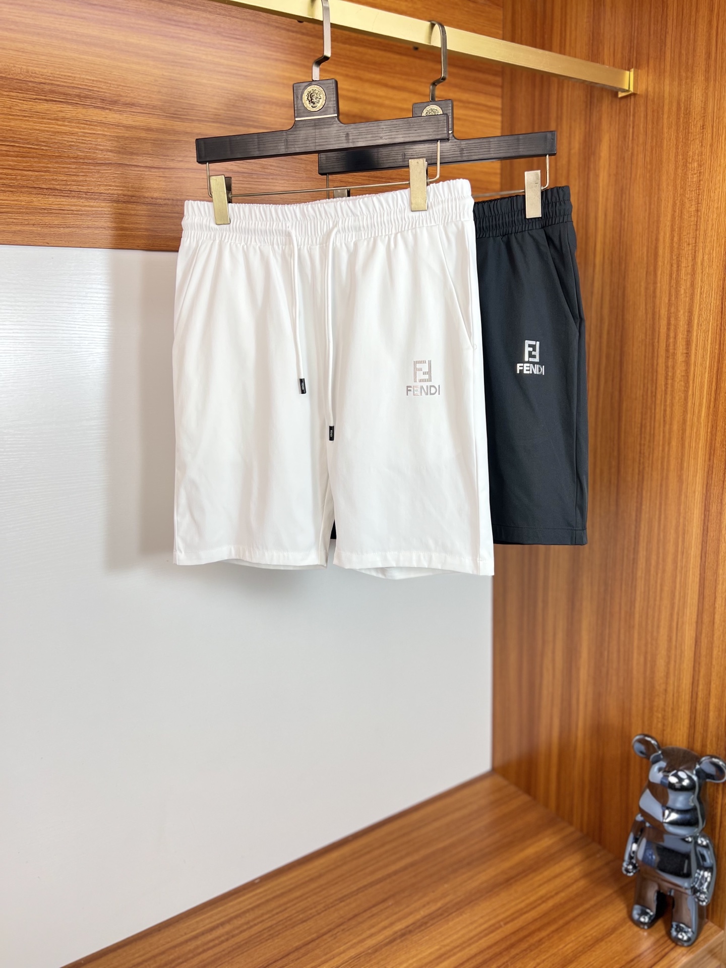 NO:140279,Fendi/Fendi 2025 spring and summer new product, complete three-standard five-point shorts, good products don’t need to be introduced too much, look at the details, counter number M-XXXL /140 upper body suggestions L,,fendi,fendi, shorts, alexander wang19860909Fendi/芬迪 2025春夏新品 三标齐全 五分短裤 好货不用过多介绍 看细节 专柜码数M-XXXL /140上身建议L,,fendi,fendi,shorts,alexander wang,Men's clothing