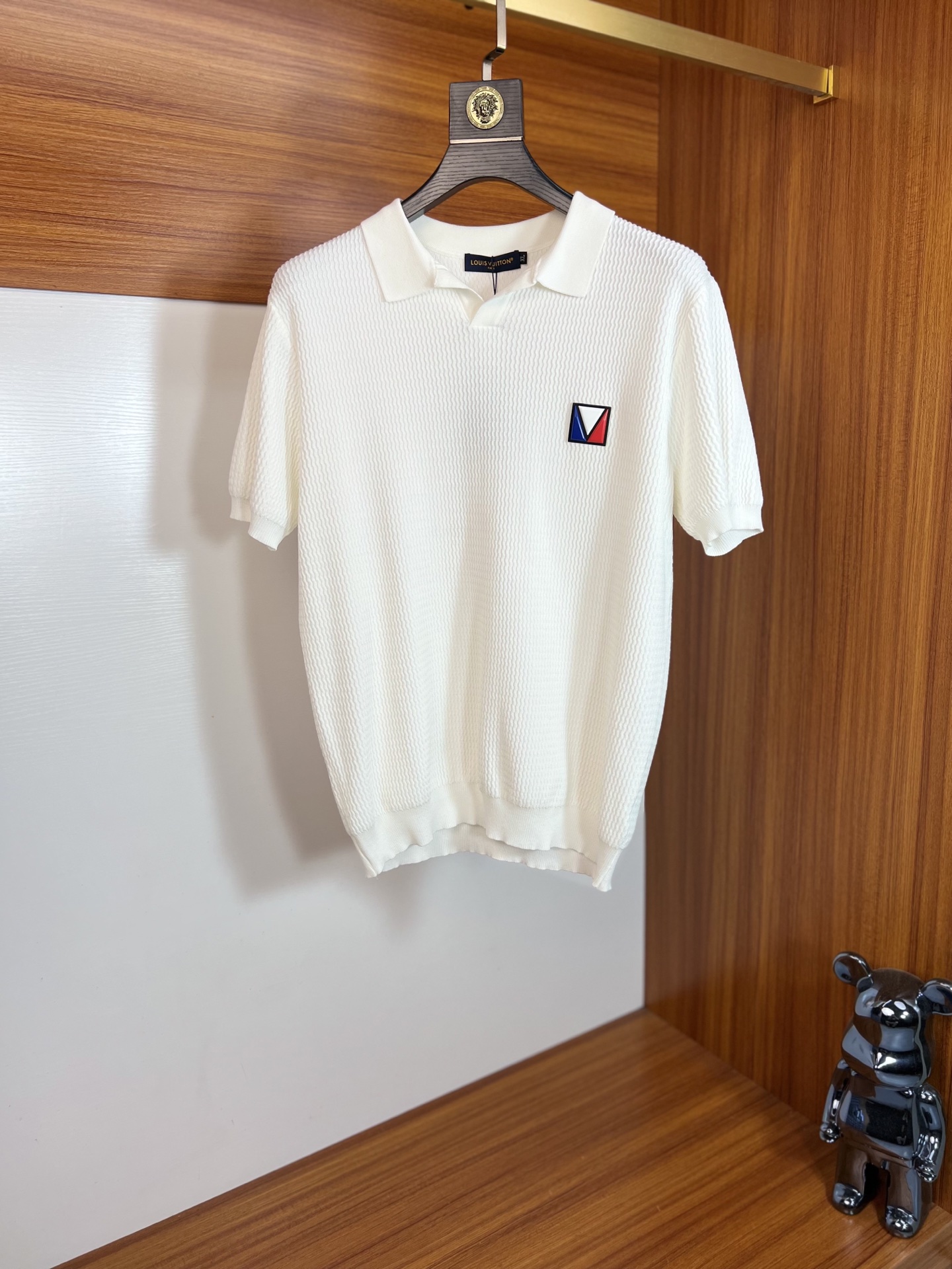 NO:141800,LV/Louis Vuitton 2025 Spring and Summer New Products are available, Three Standards Complete Knitted Lapel Short-Sleeve POLO Shirt Don't need to introduce too much good products Look at the details Counter code M-XXXXL 175/140 Suggestions L,,,louis vuitton,louis vuitton,T-shirt,alexander wang19860909LV/路易威登 2025年春夏新品上新 三标齐全 针织翻领短袖POLO衫 好货不用过多介绍 看细节 专柜码数M-XXXXL 175/140建议L,,,louis vuitton,louis vuitton,T-shirt,alexander wang,Men's clothing