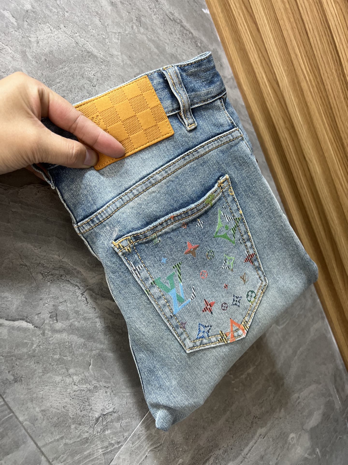 NO:141811,LV/Louis Vuitton 2025 Spring and Summer New Products, Complete Three Standards, Jeans, Good Goods, Don't need to be introduced too much, Look at the details, Counter codes 29-38, 175/140, 32 upper body sizes,,louis vuitton,louis vuitton,jeans,alexander wang19860909LV/路易威登 2025春夏新品 三标齐全 牛仔裤 好货不用过多介绍 看细节 专柜码数29-38 175/140上身32码,,louis vuitton,louis vuitton,jeans,alexander wang,Men's clothing