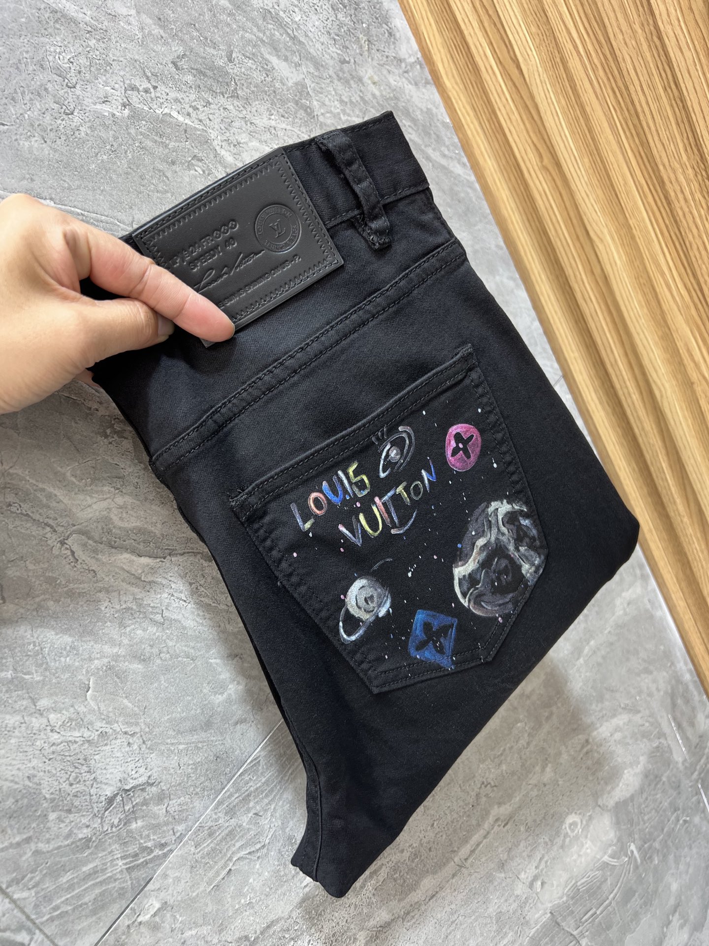 NO:141817,LV/Louis Vuitton 2025 Spring and Summer New Products, Complete Three Standards, Jeans, Good Goods, Don't need to be introduced too much, Look at the details, Counter codes 29-38, 175/140, 32 upper body sizes,,louis vuitton,louis vuitton,jeans,alexander wang19860909LV/路易威登 2025春夏新品 三标齐全 牛仔裤 好货不用过多介绍 看细节 专柜码数29-38 175/140上身32码,,louis vuitton,louis vuitton,jeans,alexander wang,Men's clothing