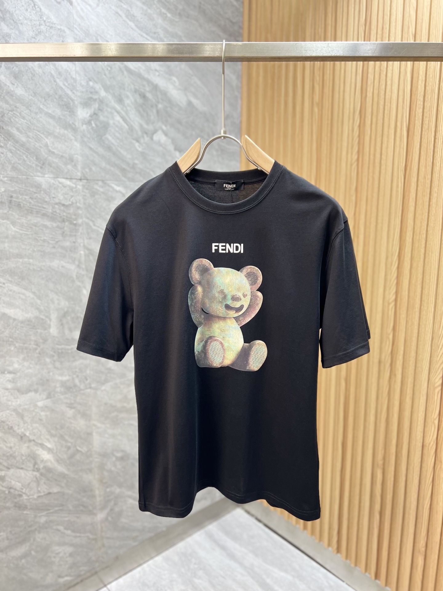 NO:420576,Fendi/Fendi Spring and summer new products, complete three standards, round neck mercerized cotton short-sleeved T-shirt. Don’t need to introduce too much good products. Look at the details. Counter code M-XXXL 175/140 Suggestions, L, fendi, fendi, T-shirt, tees, t-shirt, alexander wang19860909Fendi/芬迪 春夏新品 三标齐全 圆领丝光棉短袖T恤 好货不用过多介绍 看细节 专柜码数M-XXXL 175/140建议L,,fendi,fendi,T-shirt,tees，t-shirt,alexander wang,Men's clothing