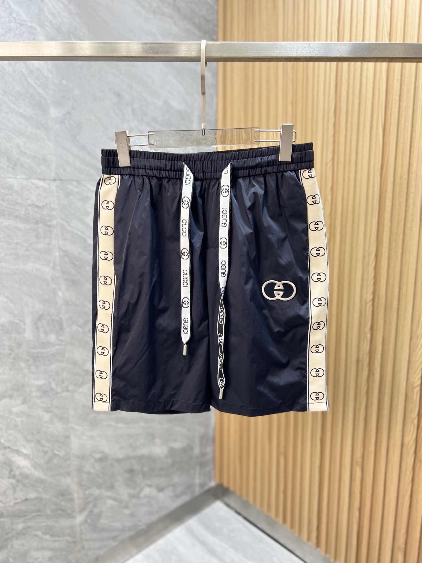 NO:162722,Gucci/Gucci 2025 Spring and Summer New Products, Complete Three Standards, Five-point Shorts, Good Goods Don't Be Over-Introduction, Look at the Details, Counter Code Number M-3XL 175/140 Upper Body L Code,,gucci, shorts,alexander Wang19860909Gucci/古奇 2025春夏新品 三标齐全 五分短裤 好货不用过多介绍 看细节 专柜码数M-3XL 175/140上身L码,,gucci,shorts,alexander wang,Men's clothing