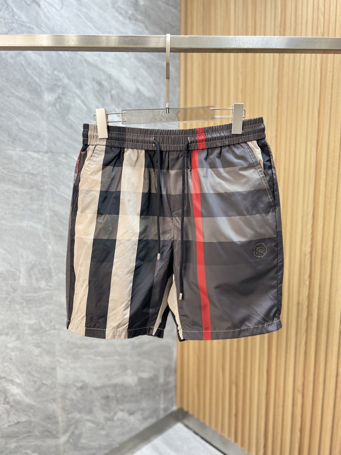 NO:162724,Burberry/Burberry 2025 Spring and Summer New Products, Complete Three Standards, Five-point Shorts, Good Goods Don't Be Over-Introduction, Look at the Details, Counter Code Number M-3XL 175/140 Upper Body L Code,, Burberry, Burberry, Shorts, Alexander Wang19860909Burberry/巴宝莉 2025春夏新品 三标齐全 五分短裤 好货不用过多介绍 看细节 专柜码数M-3XL 175/140上身L码,,burberry,burberry,shorts,alexander wang,Men's clothing