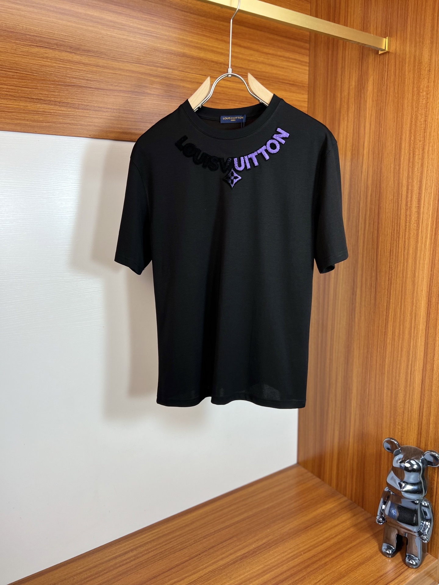 NO:150520,LV/Louis Vuitton 2025 new spring and summer products are available in new products, complete three standards, mercerized cotton round neck short-sleeved T-shirt, don’t need to introduce too much good products, look at the details, counter code M-XXXL /140 suggestions, L,,,louis vuitton,louis vuitton,T-shirt,tees,t-shirt,alexander wang19860909LV/路易威登 2025年春夏新品上新 三标齐全 丝光棉圆领短袖T恤 好货不用过多介绍 看细节 专柜码数M-XXXL /140建议L,,,louis vuitton,louis vuitton,T-shirt,tees，t-shirt,alexander wang,Men's clothing