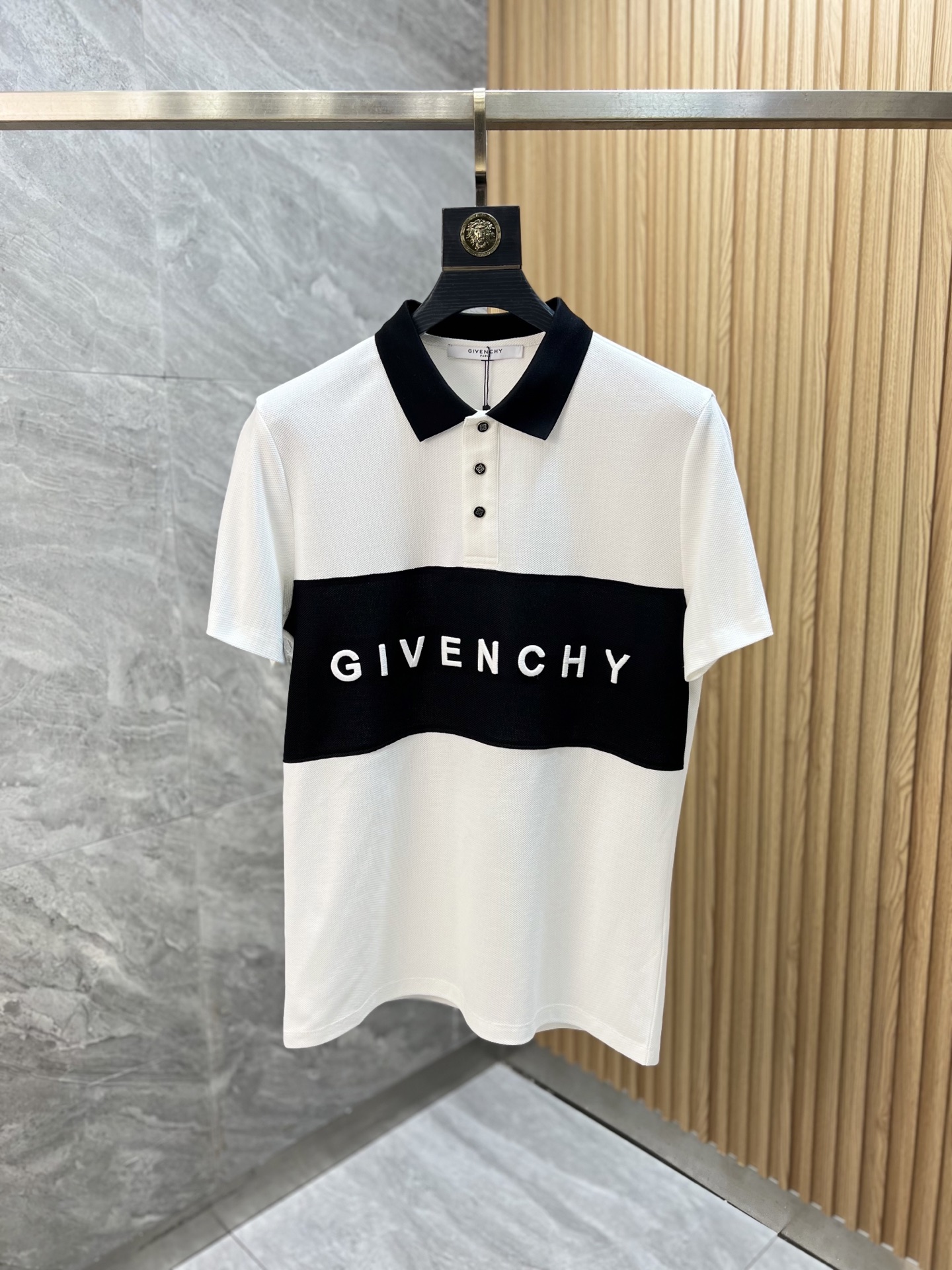NO:150548,Givenchy 2025 spring and summer new product, complete three standards, lapel short-sleeved polo shirt, good products do not need to be introduced too much, look at the details, counter number M-XXXL /140 suggestions L, given, given, given, T-shirt, alexander wang19860909give/纪梵希 2025春夏新品 三标齐全 翻领短袖polo衫 好货不用过多介绍 看细节 专柜码数M-XXXL /140建议L,,givenchy,givenchy,T-shirt,alexander wang,Men's clothing