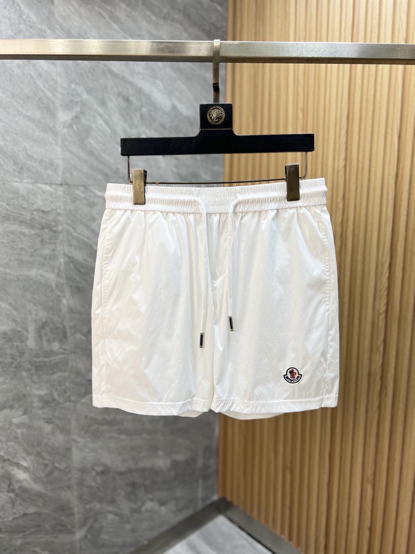 NO:153255,Moncler/Shirt 2025 Spring and Summer New Products, Complete Three Standards, Beach Pants, Shorts, Good Products, Don’t need to introduce too much, Look at the details, Counter Code M-XXXL 175/140 Recommended for upper body XL,,christian louboutin,Moncler, shorts,alexander wang19860909Moncler/蒙口 2025春夏新品 三标齐全 沙滩裤 短裤 好货不用过多介绍 看细节 专柜码数M-XXXL 175/140上身建议XL,,christian louboutin,Moncler,shorts,alexander wang,Men's clothing