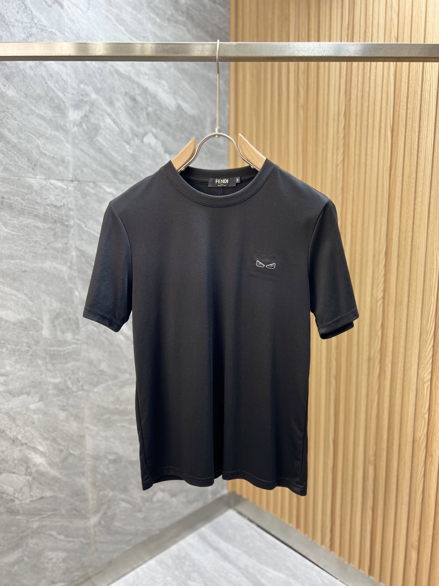 NO:156126,Fendi/Fendi 2025 spring and summer new product, complete three standards, round neck short-sleeved T-shirt, good products do not need to be introduced too much, look at the details, counter code M-XXXL / Suggestions, fendi, fendi, T-shirt, tees, t-shirt, alexander wang19860909Fendi/芬迪 2025春夏新品 三标齐全 圆领短袖T恤 好货不用过多介绍 看细节 专柜码数M-XXXL /建议L,,fendi,fendi,T-shirt,tees，t-shirt,alexander wang,Men's clothing