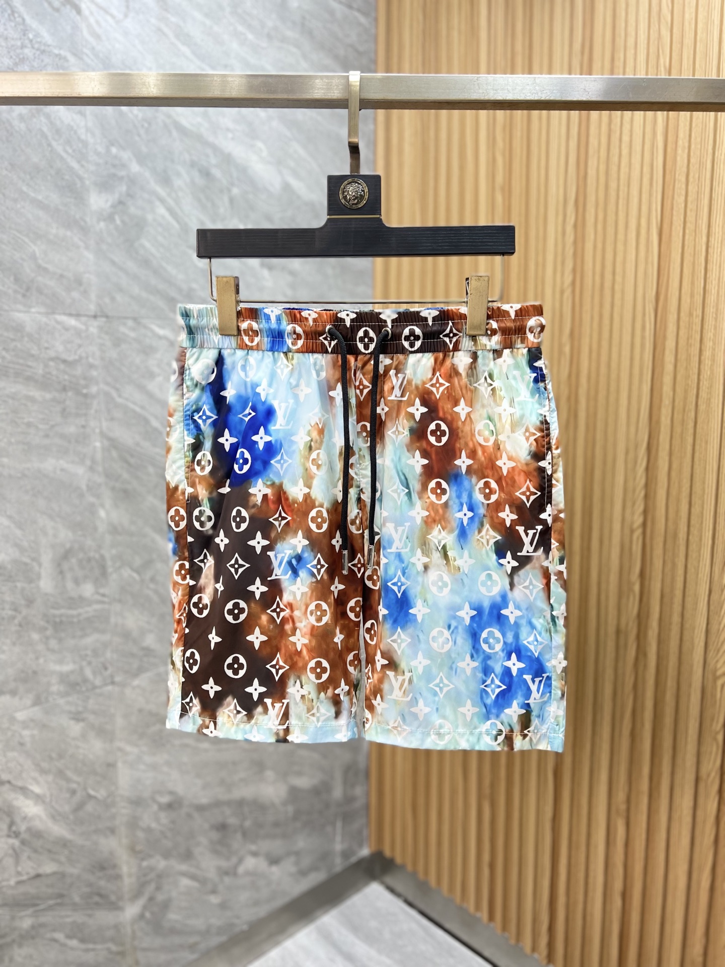 NO:156139,LV/Louis Vuitton 2025 Spring and Summer New Products, Three Standards, Beach Pants, Shorts, Good Products, Don’t need to introduce too much, look at the details, Counter Code M-XXXL / Upper Body Suggestions XL,,louis vuitton,louis vuitton,shorts,alexander wang19860909LV/路易威登 2025春夏新品 三标齐全 沙滩裤 短裤 好货不用过多介绍 看细节 专柜码数M-XXXL /上身建议XL,,louis vuitton,louis vuitton,shorts,alexander wang,Men's clothing