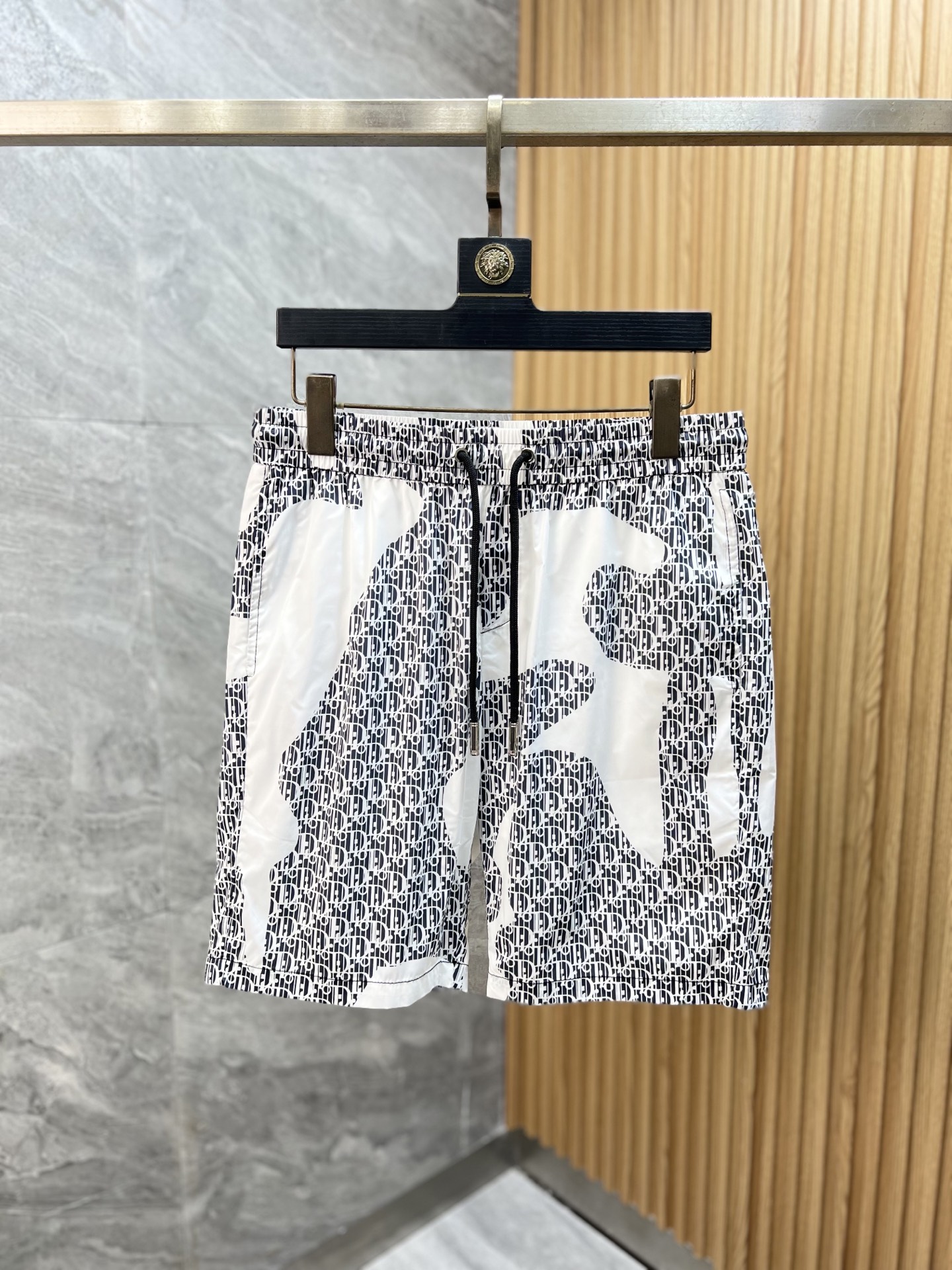 NO:156120,Dior/Dior 2025 spring and summer new products, complete three standards, beach pants, shorts, good products, don't need to be introduced too much, look at the details, counter number M-XXXL 175/140 upper body suggestions XL,,dior,dior, shorts,alexander wang19860909Dior/迪奥 2025春夏新品 三标齐全 沙滩裤 短裤 好货不用过多介绍 看细节 专柜码数M-XXXL 175/140上身建议XL,,dior,dior,shorts,alexander wang,Men's clothing