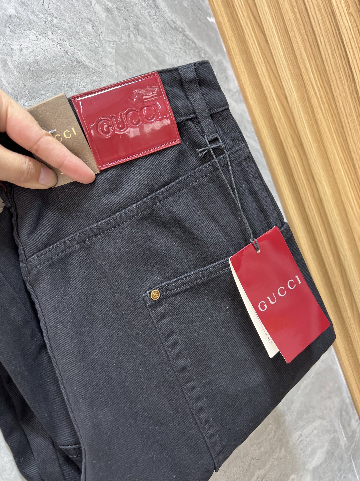 NO:156125,Gucci/Gucci 2025 Spring and Summer New Products, Complete Three Standards, Wide Edition Jeans, Good Products, Don’t need to introduce too much, See the details, Counter Code 28-38 175/140 Upper Body 32,,gucci,jeans,alexander wang19860909Gucci/古奇 2025春夏新品 三标齐全 阔版牛仔裤 好货不用过多介绍 看细节 专柜码数28-38 175/140上身32,,gucci,jeans,alexander wang,Men's clothing