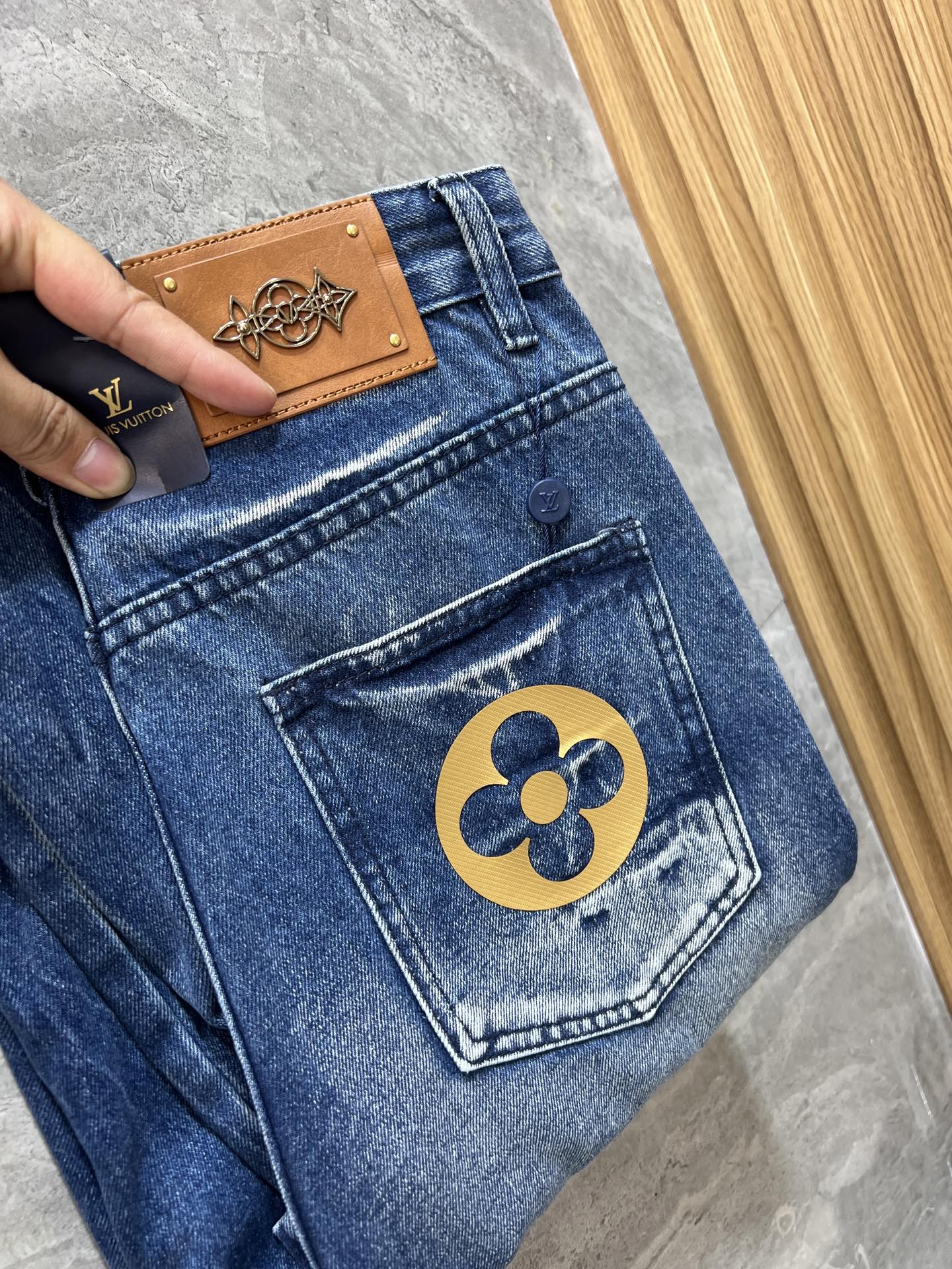 NO:156170,LV/Louis Vuitton 2025 Spring and Summer New Products, Complete Three Standards, Wide Edition Jeans, Good Products, Don't need to introduce too much, Look at the details, Counter Code S-XXL 175/140 Upper Body L,, louis vuitton,louis vuitton,jeans,alexander wang19860909LV/路易威登 2025春夏新品 三标齐全 阔版牛仔裤 好货不用过多介绍 看细节 专柜码数S-XXL 175/140上身L,,louis vuitton,louis vuitton,jeans,alexander wang,Men's clothing