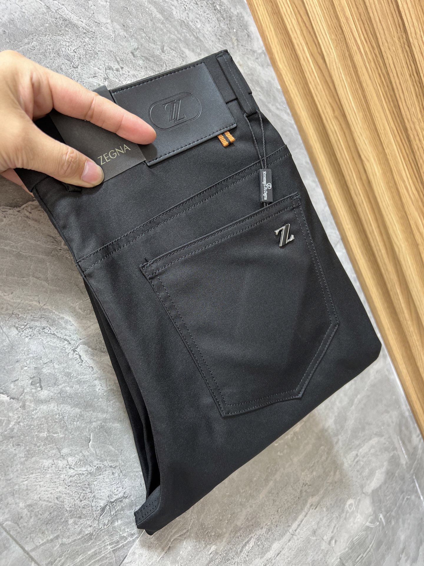 NO:156157,zZEGNA/Jenia 2025 spring and summer new product, complete three standards, jeans, good products, don't need to introduce too much, look at the details, counter number 28-38 175/140 upper body 32,,zegna,jeans,alexander wang19860909zZEGNA/杰尼亚 2025春夏新品 三标齐全 牛仔裤 好货不用过多介绍 看细节 专柜码数28-38 175/140上身32,,zegna,jeans,alexander wang,Men's clothing