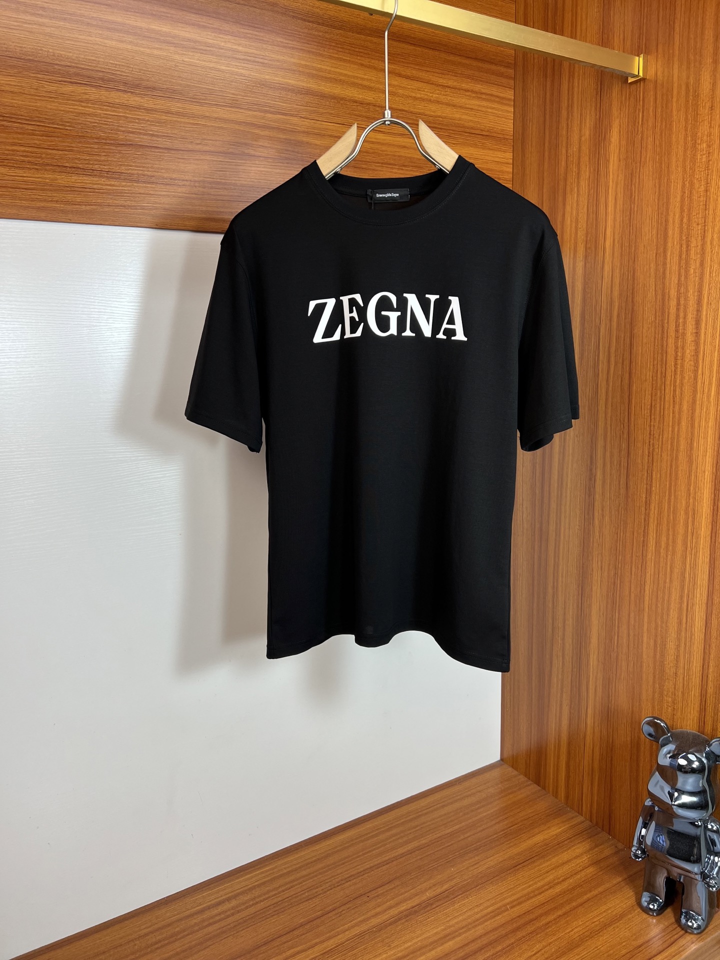 NO:509749,zZEGNA/Jenia 2025 spring and summer new product, complete three standards, mercerized cotton short-sleeved T-shirt. Don’t need to introduce too much good products. Look at the details. Counter code M-XXXL 175/140 Suggestions L,,zegna,T-shirt,tees,t-shirt,alexander wang19860909zZEGNA/杰尼亚 2025春夏新品 三标齐全 丝光棉短袖T恤 好货不用过多介绍 看细节 专柜码数M-XXXL 175/140建议L,,zegna,T-shirt,tees，t-shirt,alexander wang,Men's clothing
