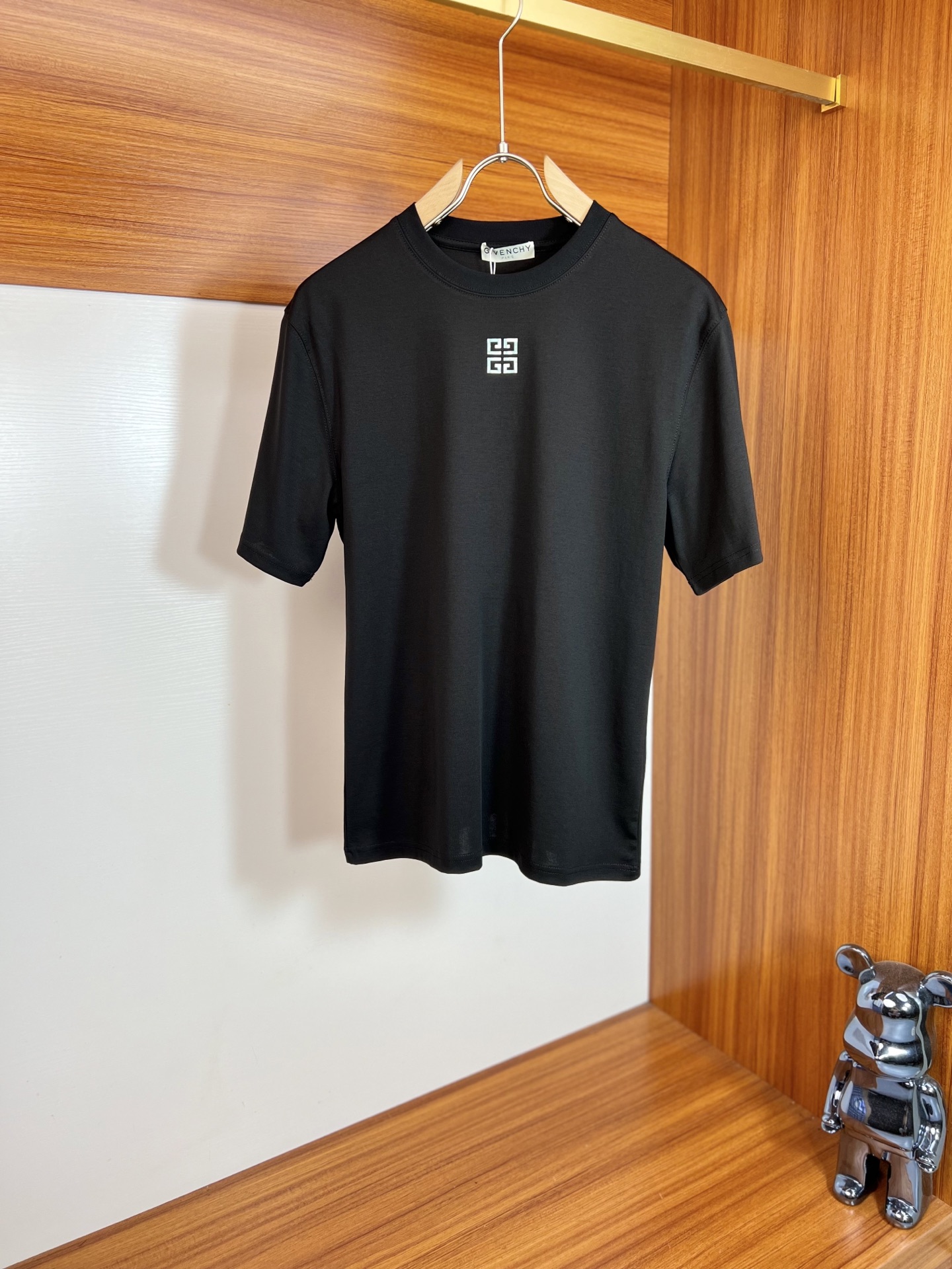 NO:469046,Givenchy Spring and summer new products, complete three standards, mercerized cotton short-sleeved T-shirts, good products do not need to be introduced too much, look at the details, counter code M-XXXL 175/Suggestions L,,, given, given, given, T-shirt,tees, t-shirt,alexander wang19860909give/纪梵希 春夏新品 三标齐全 丝光棉短袖T恤 好货不用过多介绍 看细节 专柜码数M-XXXL 175/建议L ,,,givenchy,givenchy,T-shirt,tees，t-shirt,alexander wang,Men's clothing