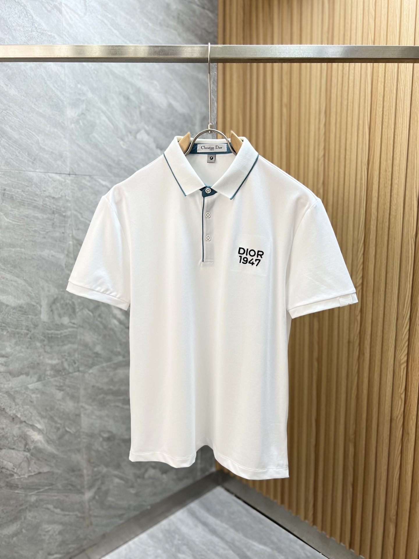NO:521691,Dior/Dior 2025 spring and summer new product, complete three standards, lapel short-sleeved polo shirt, good products do not need to be introduced too much, look at the details, counter number M-XXXL /140 suggestions L,,dior,dior,T-shirt,alexander wang19860909Dior/迪奥 2025春夏新品 三标齐全 翻领短袖polo衫 好货不用过多介绍 看细节 专柜码数M-XXXL /140建议L,,dior,dior,T-shirt,alexander wang,Men's clothing