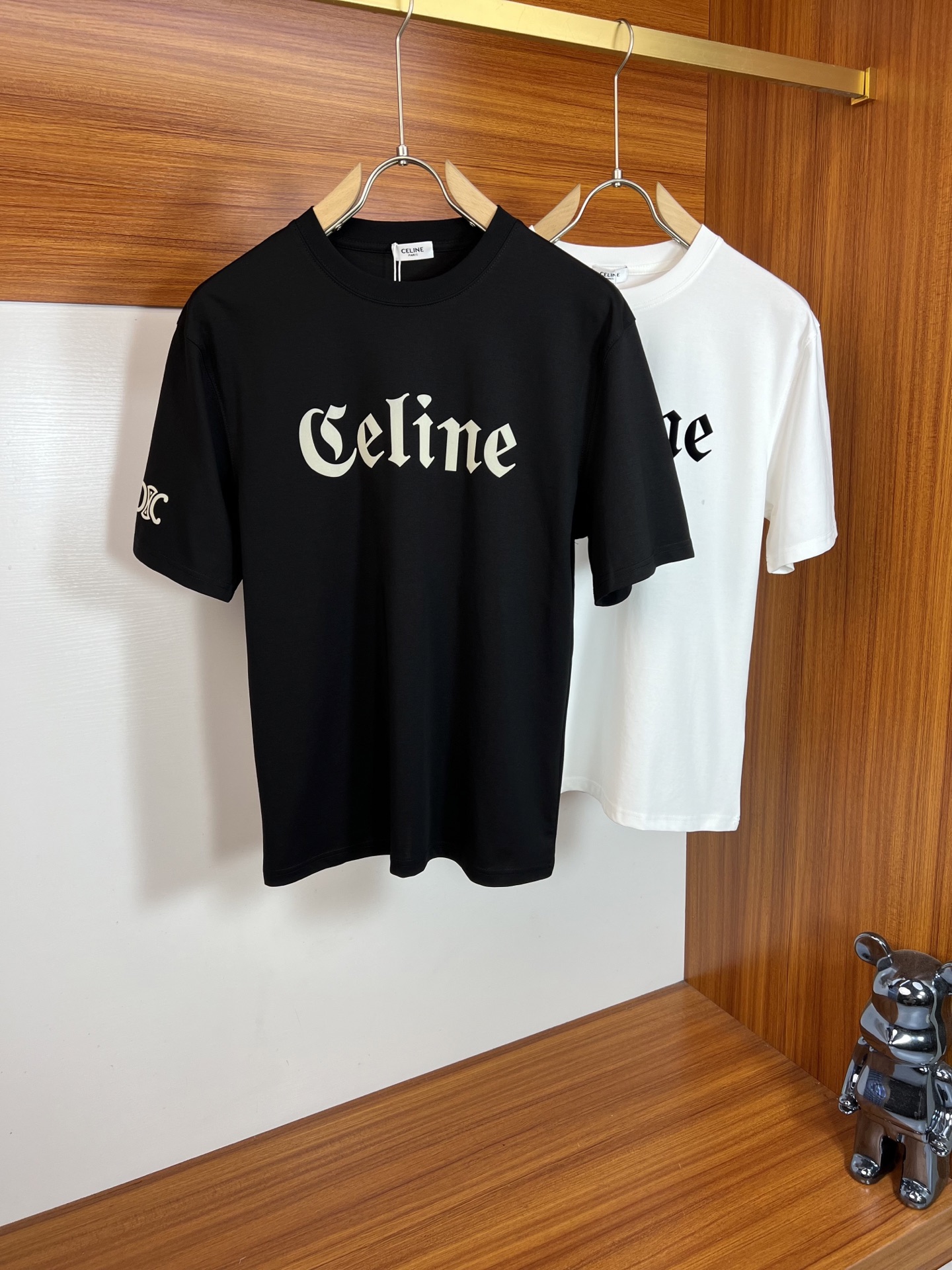 NO:159911,Celine/Celine New Spring and Summer Products Complete Three Standards Mercerized Cotton Short-Sleeve T-shirts Don't need to introduce too much good products Look at the details Counter code M-XXXL 175/140 Suggestions L, celine, celine, T-shirt, tees, t-shirt, alexander wang19860909Celine/赛琳 春夏新品 三标齐全 丝光棉短袖T恤 好货不用过多介绍 看细节 专柜码数M-XXXL 175/140建议L,,celine,celine,T-shirt,tees，t-shirt,alexander wang,Men's clothing