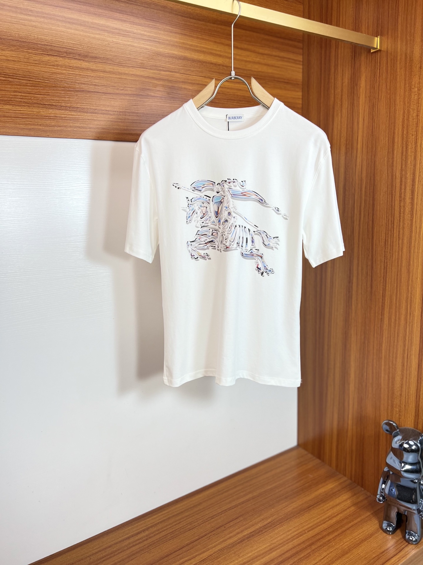 NO:159917,Burberry/Burberry New Spring and Summer Products Complete Three Standards Mercerized Cotton Short-Sleeve T-shirts Don't need to introduce too much good products See details Counter code M-XXXL 175/140 Suggestions L, burberry, burberry, T-shirt, tees, t-shirt, alexander wang19860909Burberry/巴宝莉 春夏新品 三标齐全 丝光棉短袖T恤 好货不用过多介绍 看细节 专柜码数M-XXXL 175/140建议L,,burberry,burberry,T-shirt,tees，t-shirt,alexander wang,Men's clothing