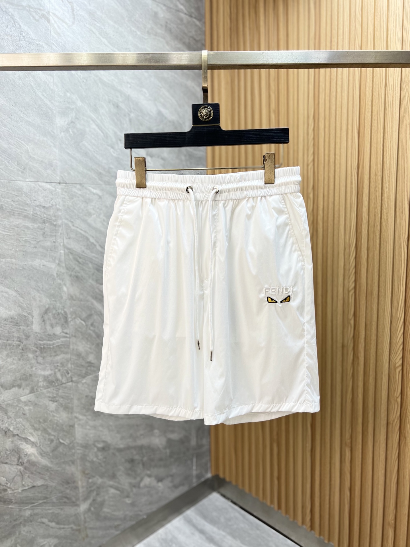 NO:493838,Fendi/Fendi 2025 spring and summer new products, complete three standards, shorts, good products, don't need to be introduced too much, look at the details, counter number M-XXXL /140 upper body suggestions L,,fendi,fendi, shorts, alexander wang19860909Fendi/芬迪 2025春夏新品 三标齐全 短裤 好货不用过多介绍 看细节 专柜码数M-XXXL /140上身建议L,,fendi,fendi,shorts,alexander wang,Men's clothing