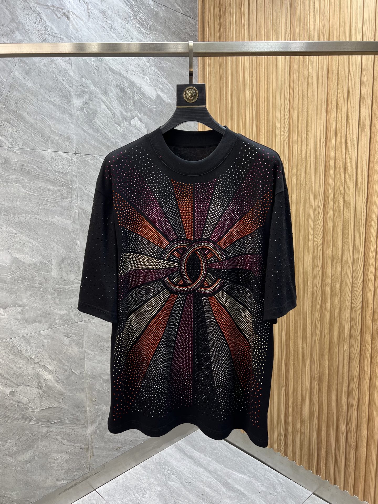 NO:162742,Gucci/Gucci New products for spring and summer 2025 are available in new products, complete three standards, round neck short-sleeved T-shirts, no need to introduce them too much, look at the details, counter code number S-XXL 175/140 suggestion M,,gucci, T-shirt,tees, t-shirt,alexander wang19860909Gucci/古奇 2025年春夏新品上新 三标齐全 圆领短袖T恤 好货不用过多介绍 看细节 专柜码数S-XXL 175/140建议M,,gucci,T-shirt,tees，t-shirt,alexander wang,Men's clothing