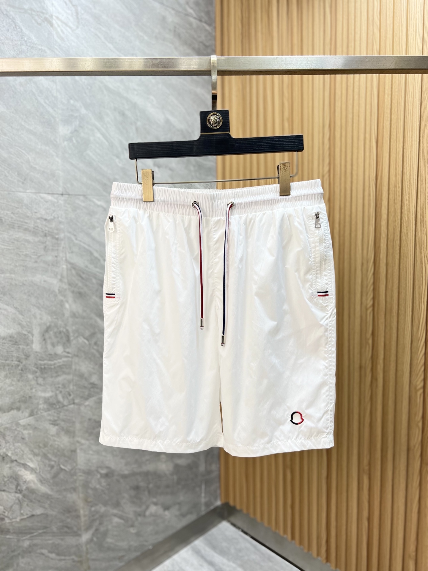 NO:162754,Moncler/家口 2025 spring and summer new product, complete three-standard five-point shorts, good products don’t need to be introduced too much, look at the details, counter code number M-4XL 175/140 upper body L code,,christian louboutin,Moncler, shorts,alexander wang19860909Moncler/蒙口 2025春夏新品 三标齐全 五分短裤 好货不用过多介绍 看细节 专柜码数M-4XL 175/140上身L码,,christian louboutin,Moncler,shorts,alexander wang,Men's clothing